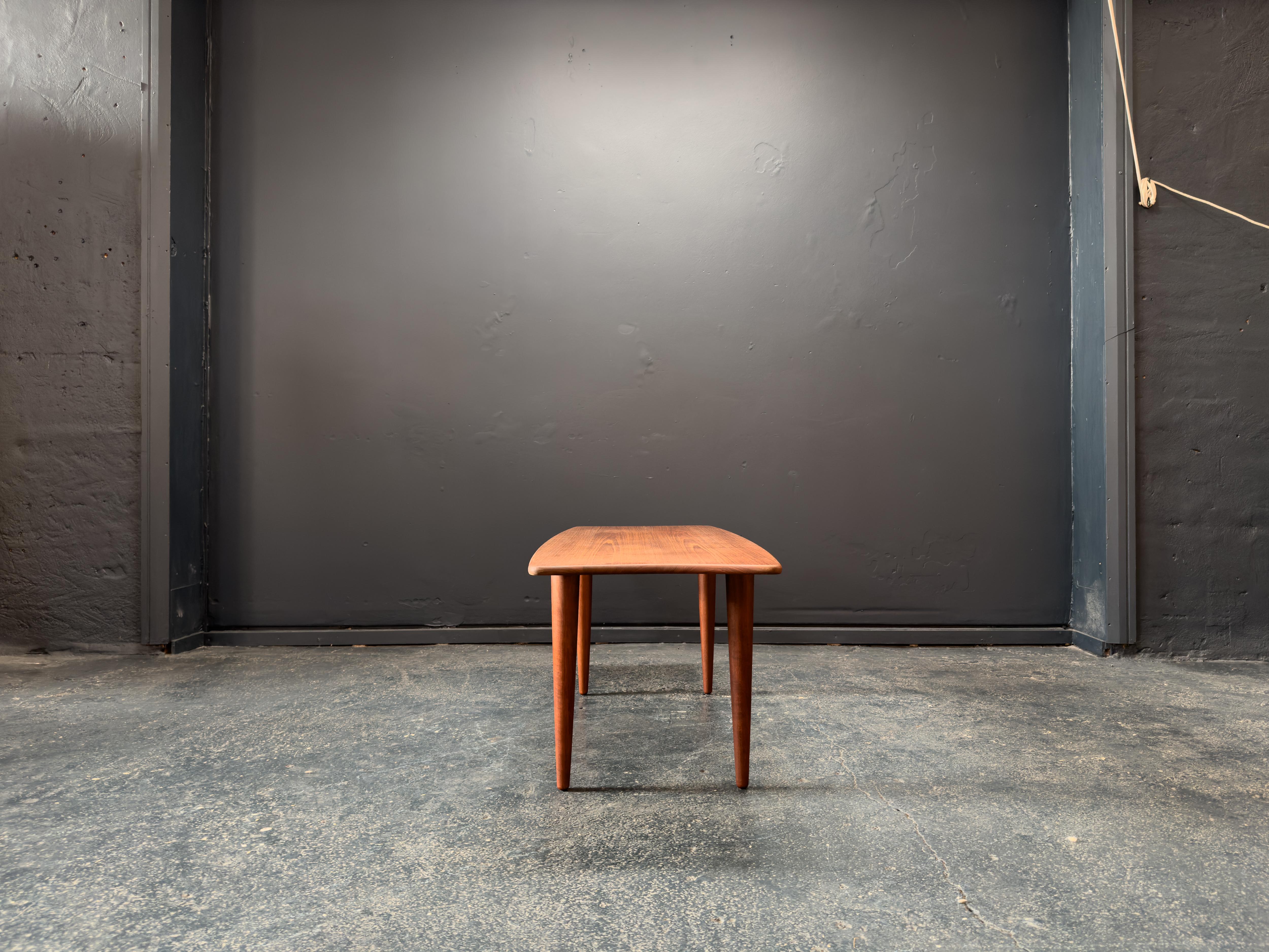 Danois Table basse en teck en vente
