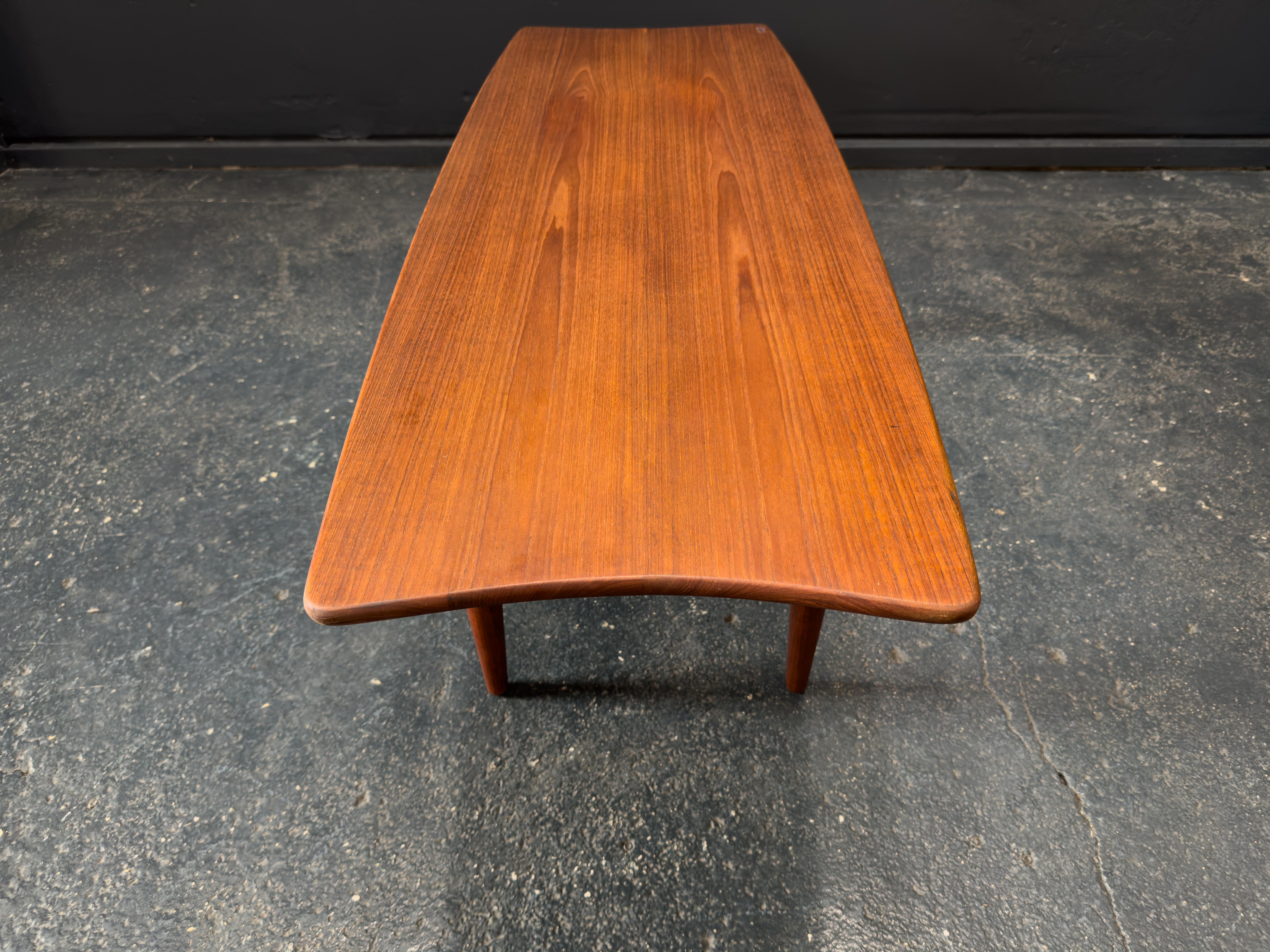 Table basse en teck Bon état - En vente à London, GB
