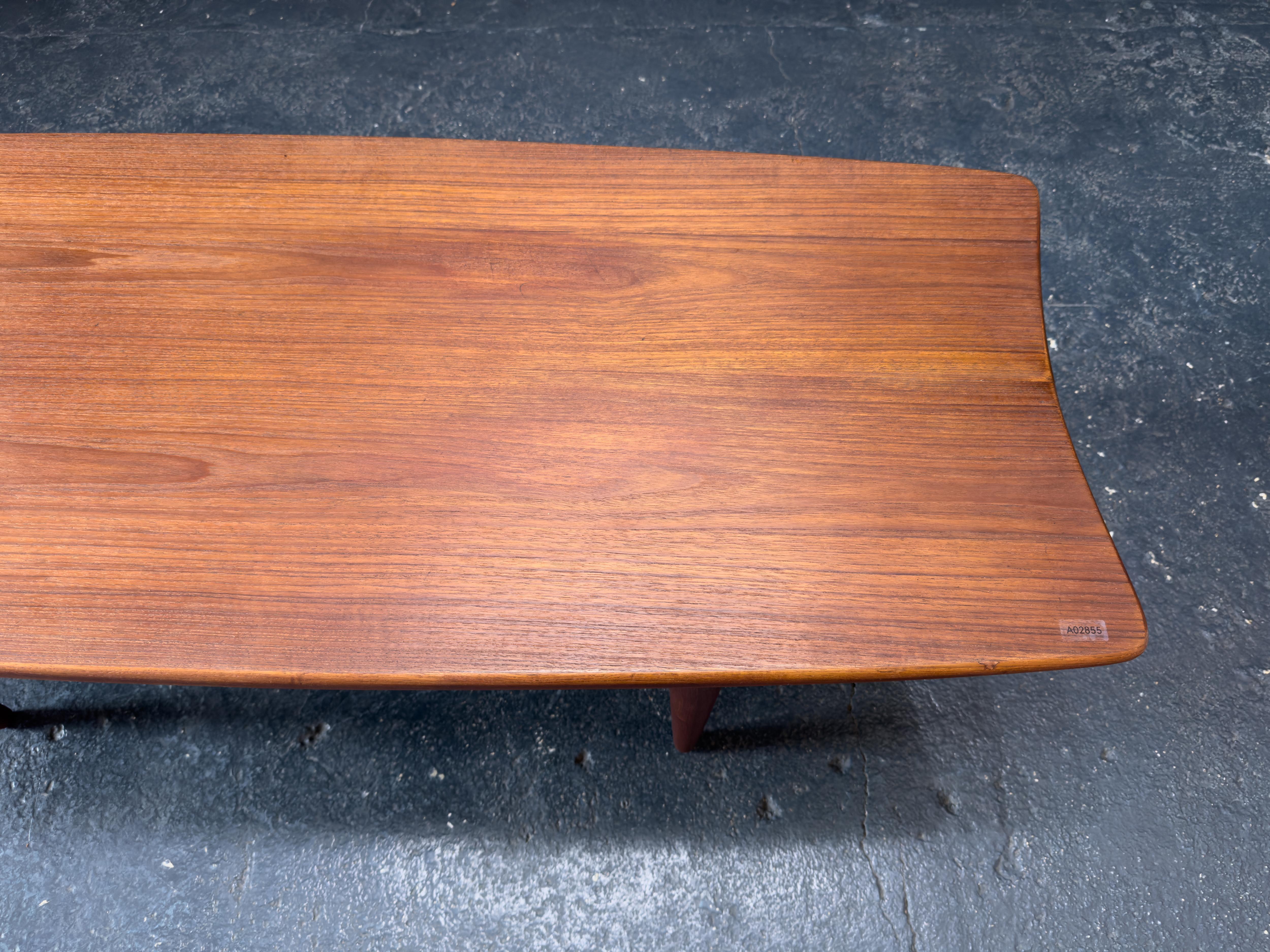 20ième siècle Table basse en teck en vente