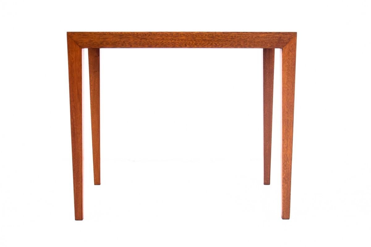 Scandinavian Modern Teak coffee table, Haslev Møbelfabrik, Denmark, 1960s For Sale