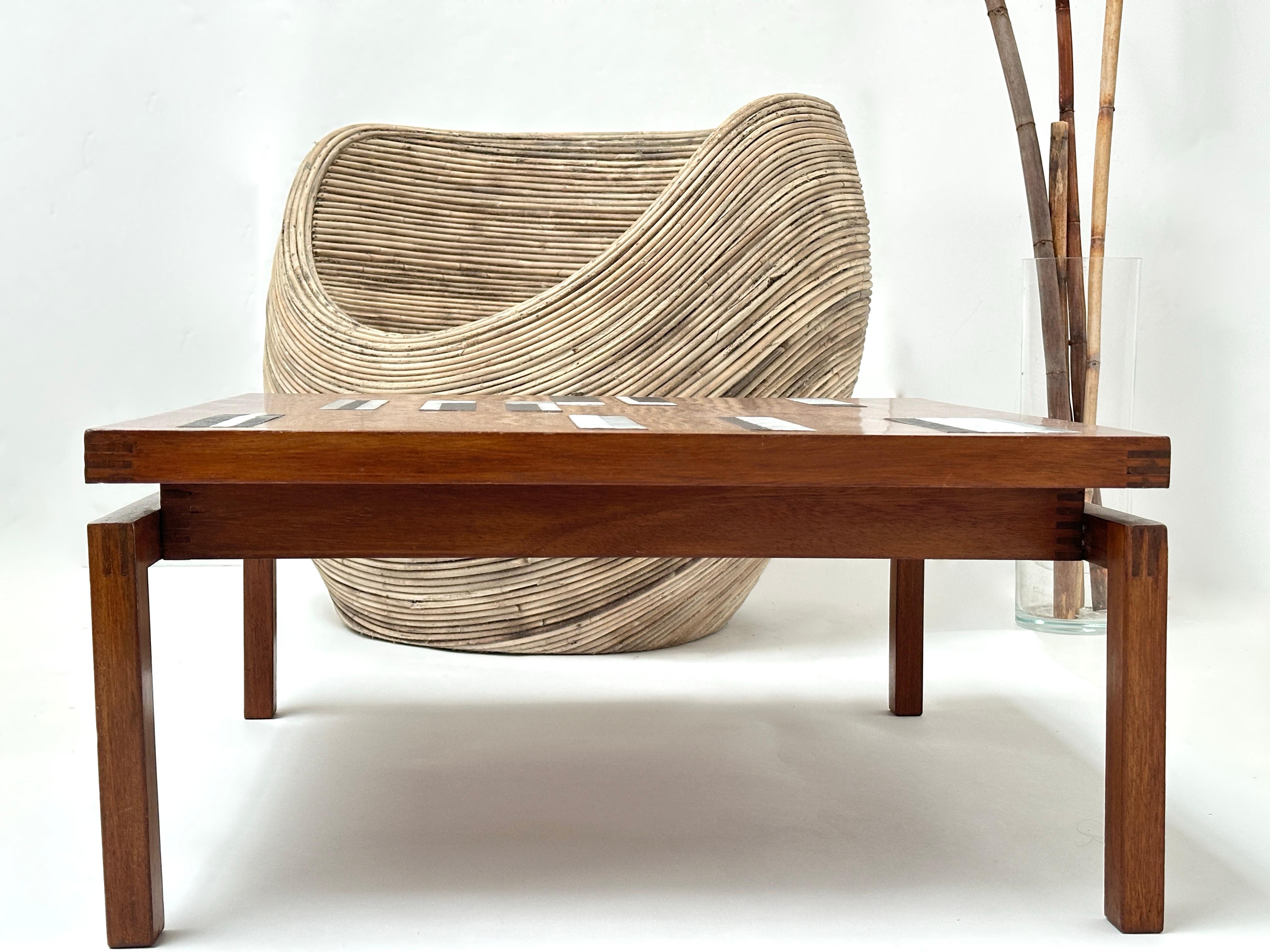 Table basse en teck avec incrustations en céramique, Roger Capron, Vallauris AM 1962 en vente 12