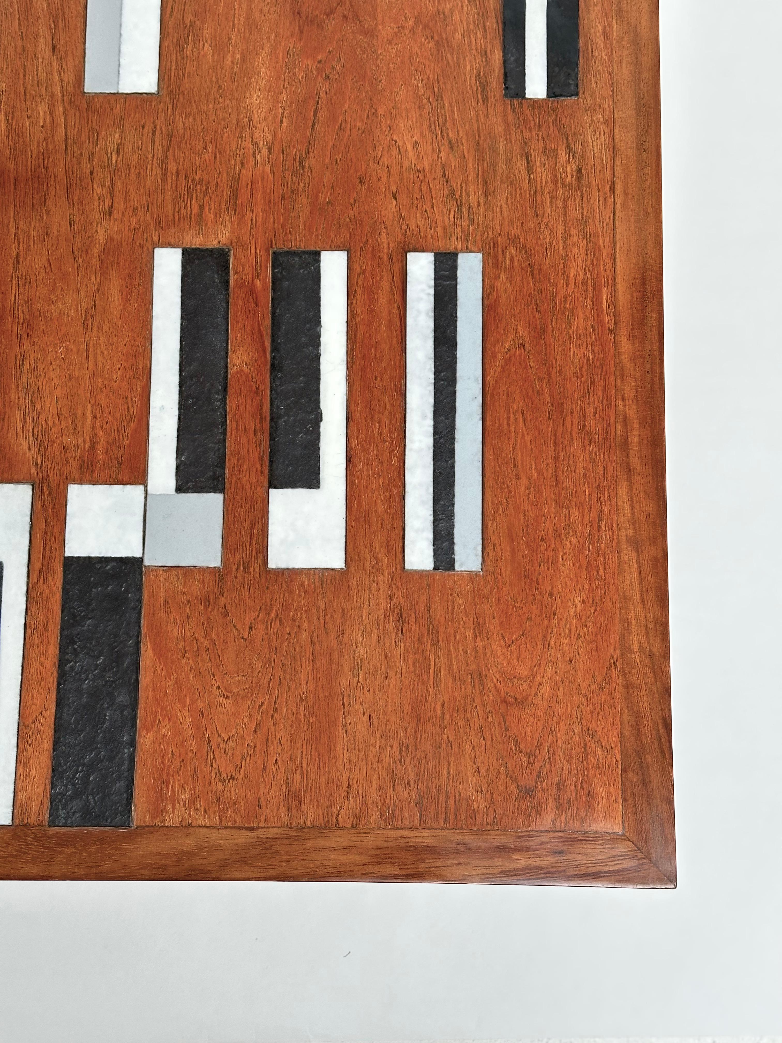 Incrusté Table basse en teck avec incrustations en céramique, Roger Capron, Vallauris AM 1962 en vente