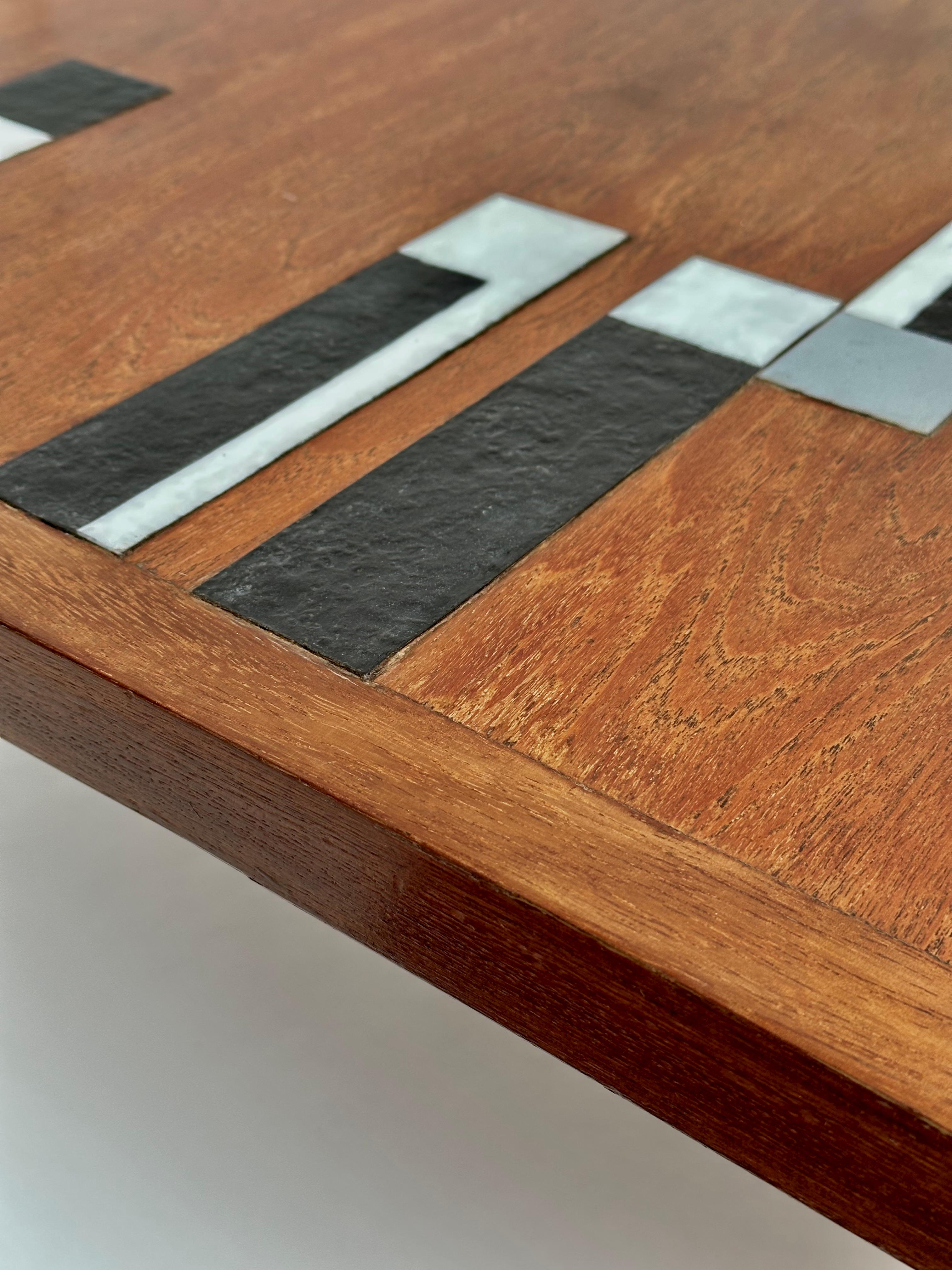 Céramique Table basse en teck avec incrustations en céramique, Roger Capron, Vallauris AM 1962 en vente
