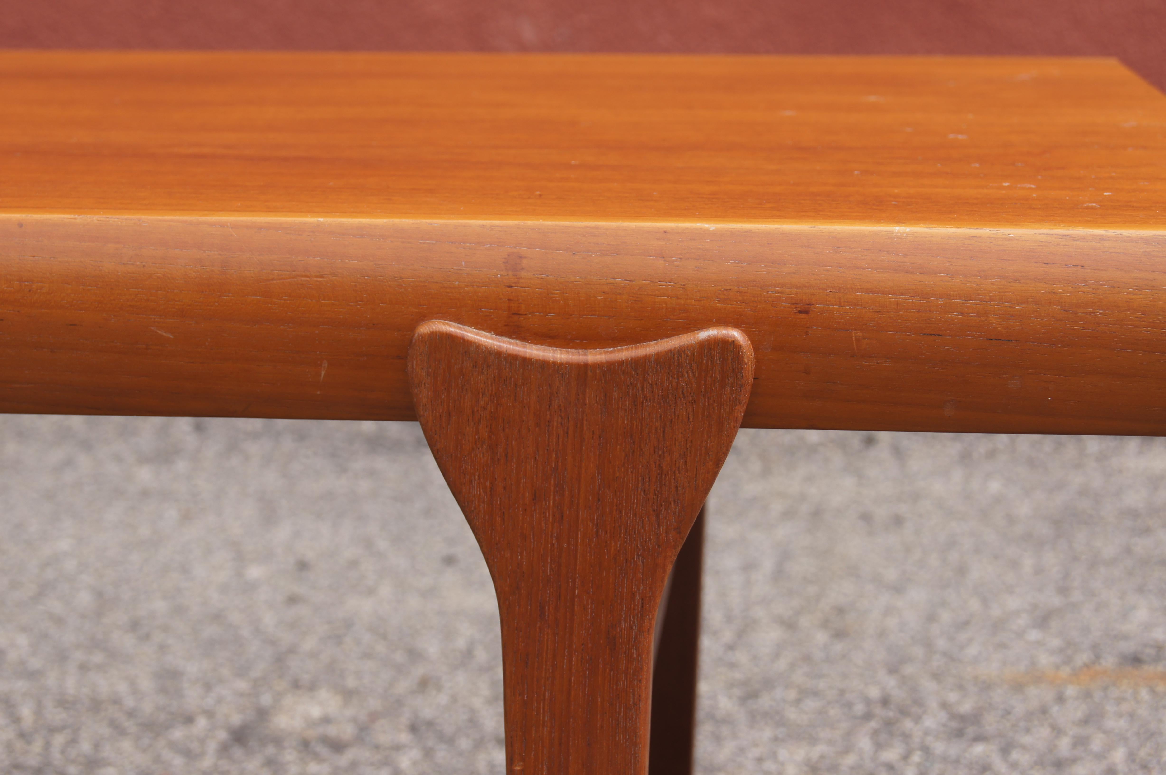 Teak Tavolino in teak con allunghe di Johannes Andersen in vendita