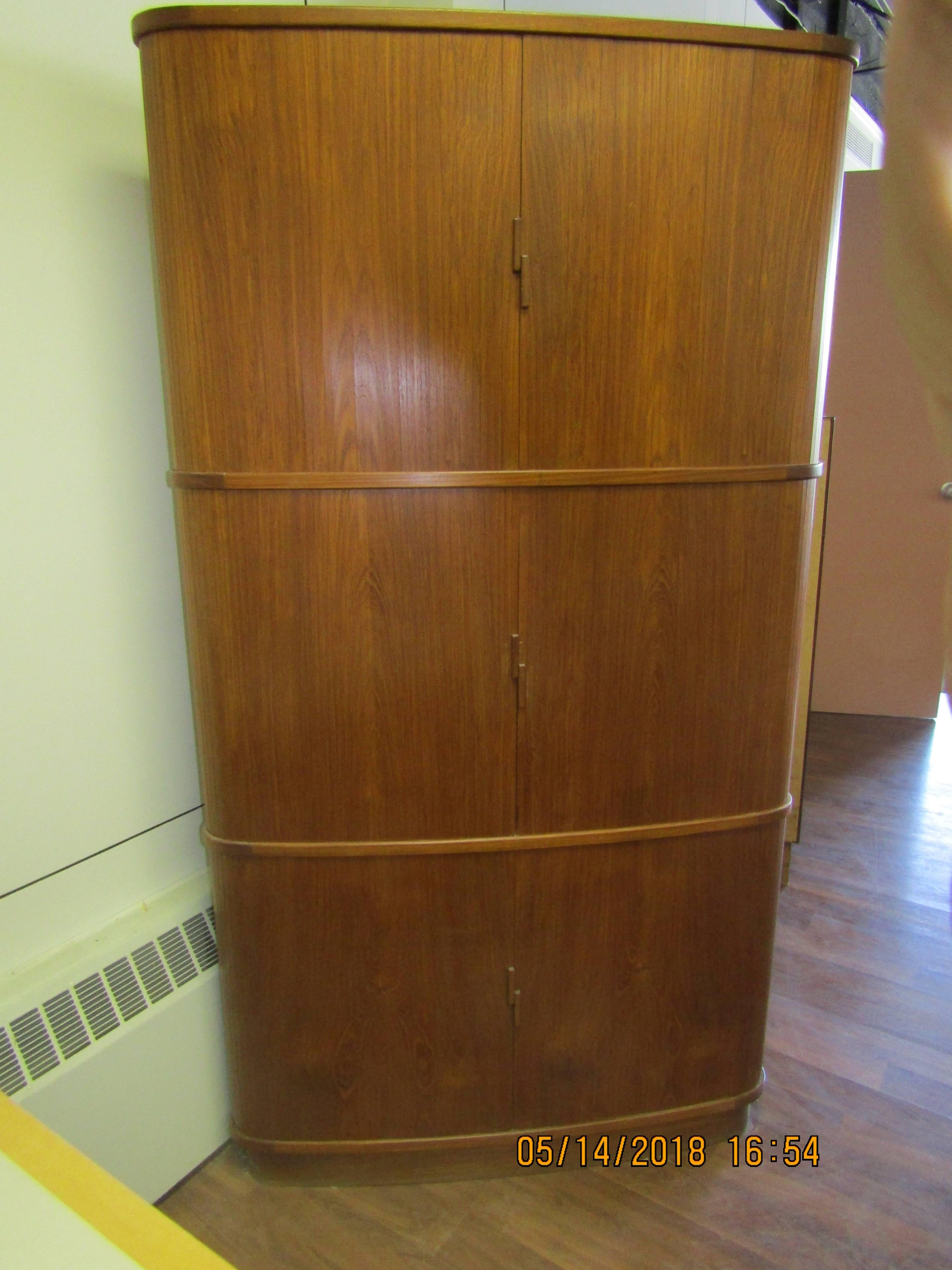 Teak Corner Cabinet from Denmark Featuring Tambour Doors and a Serving Shelf In Excellent Condition In Ottawa, ON