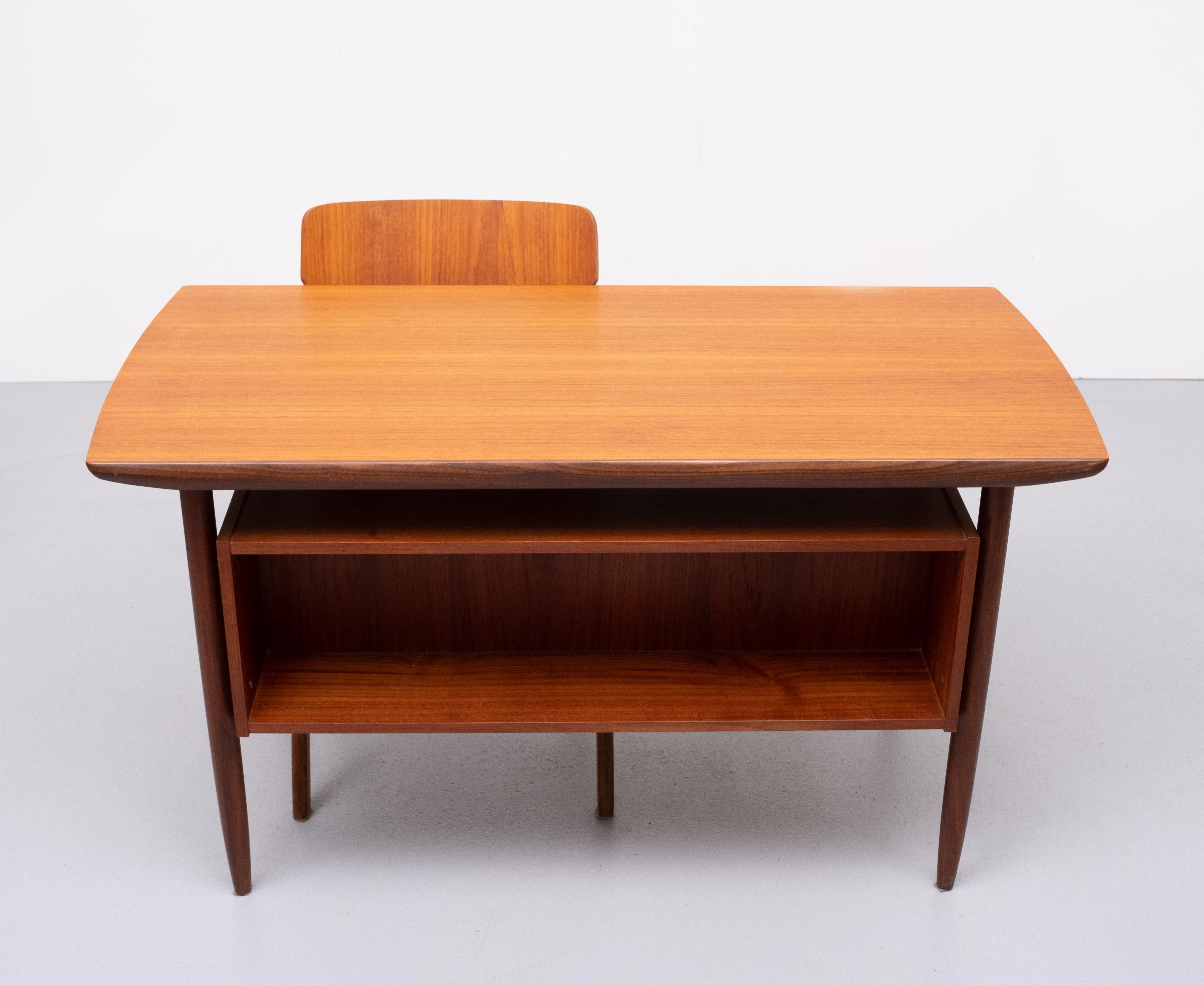 Teak Cow Horn Desk and Matching Chair Tijsseling, Holland, 1960s 9