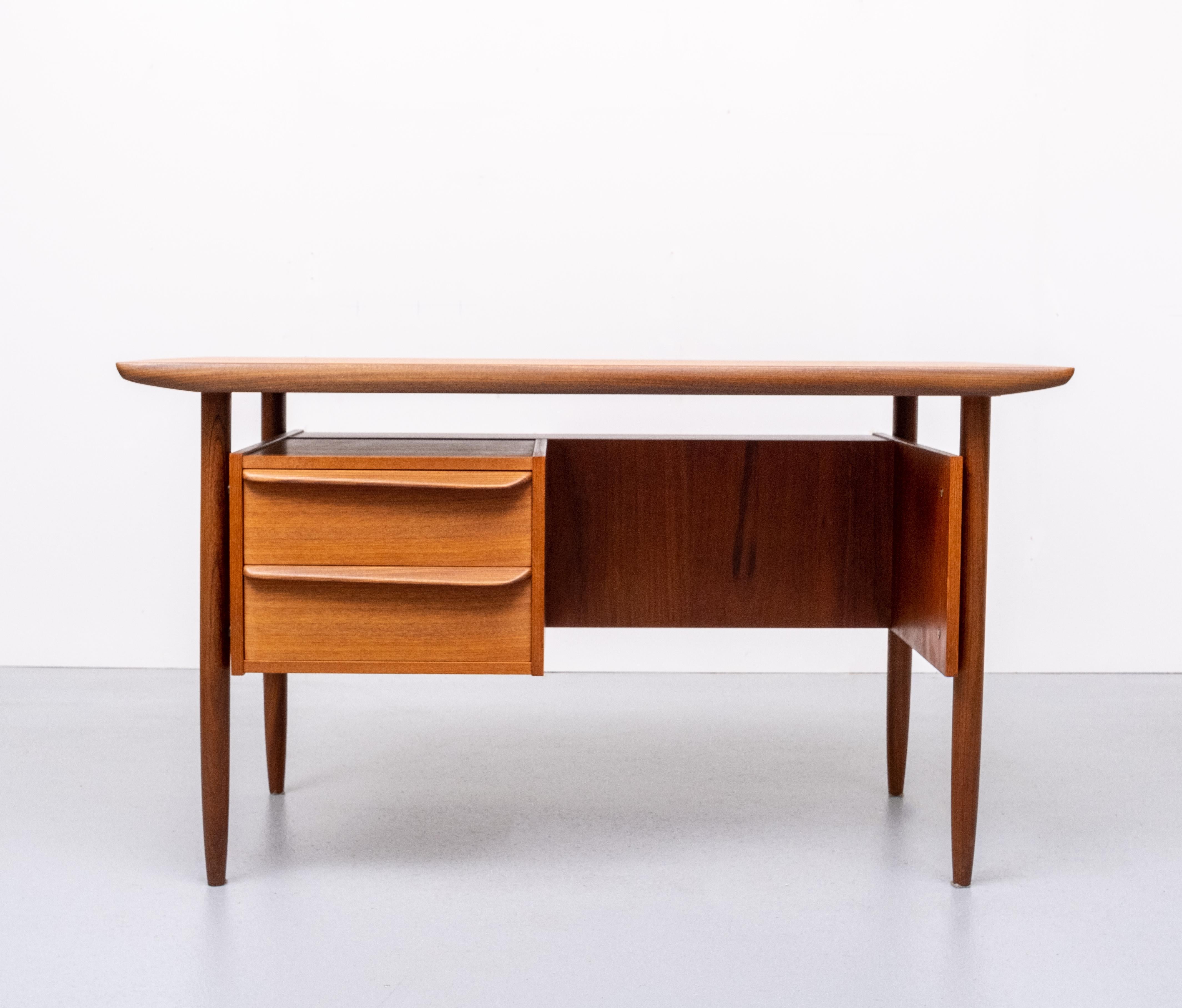 Teak Cow Horn Desk and Matching Chair Tijsseling, Holland, 1960s 1