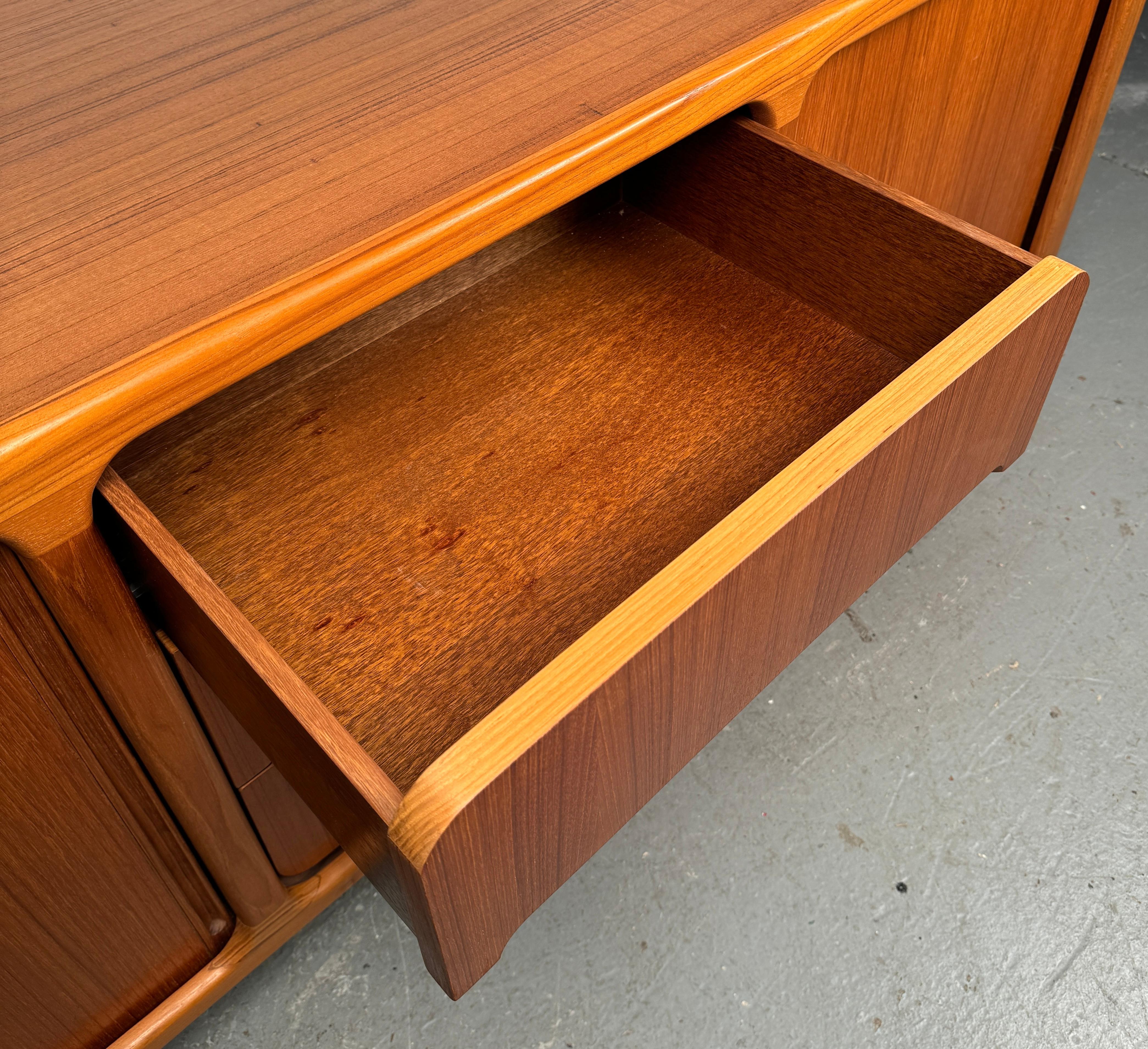 Credenza danese moderna di metà secolo in vendita 8