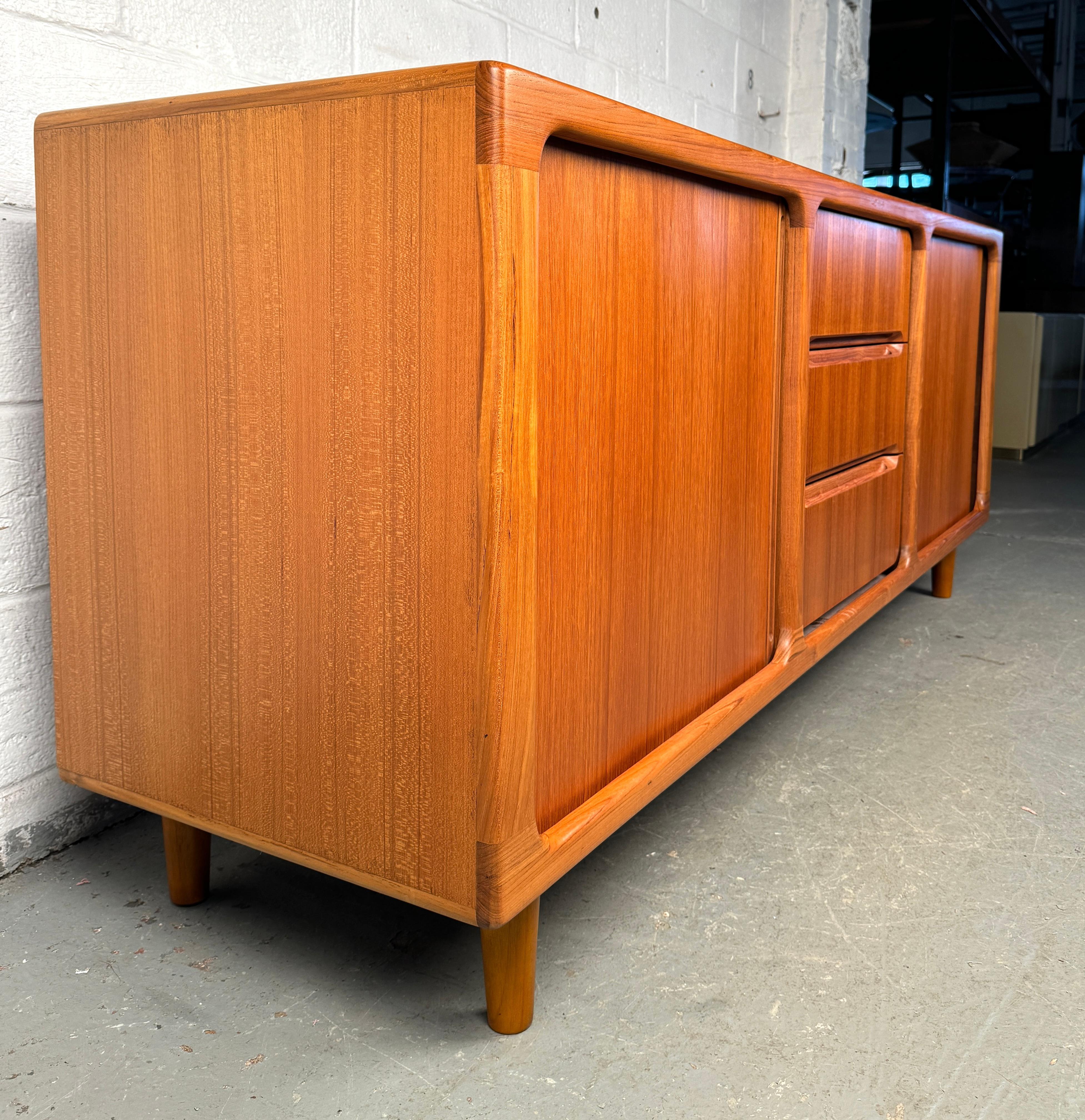 Credenza danese moderna di metà secolo In condizioni buone in vendita a Brooklyn, NY