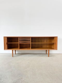 Credenza in teak di Svend Larsen per Faarup