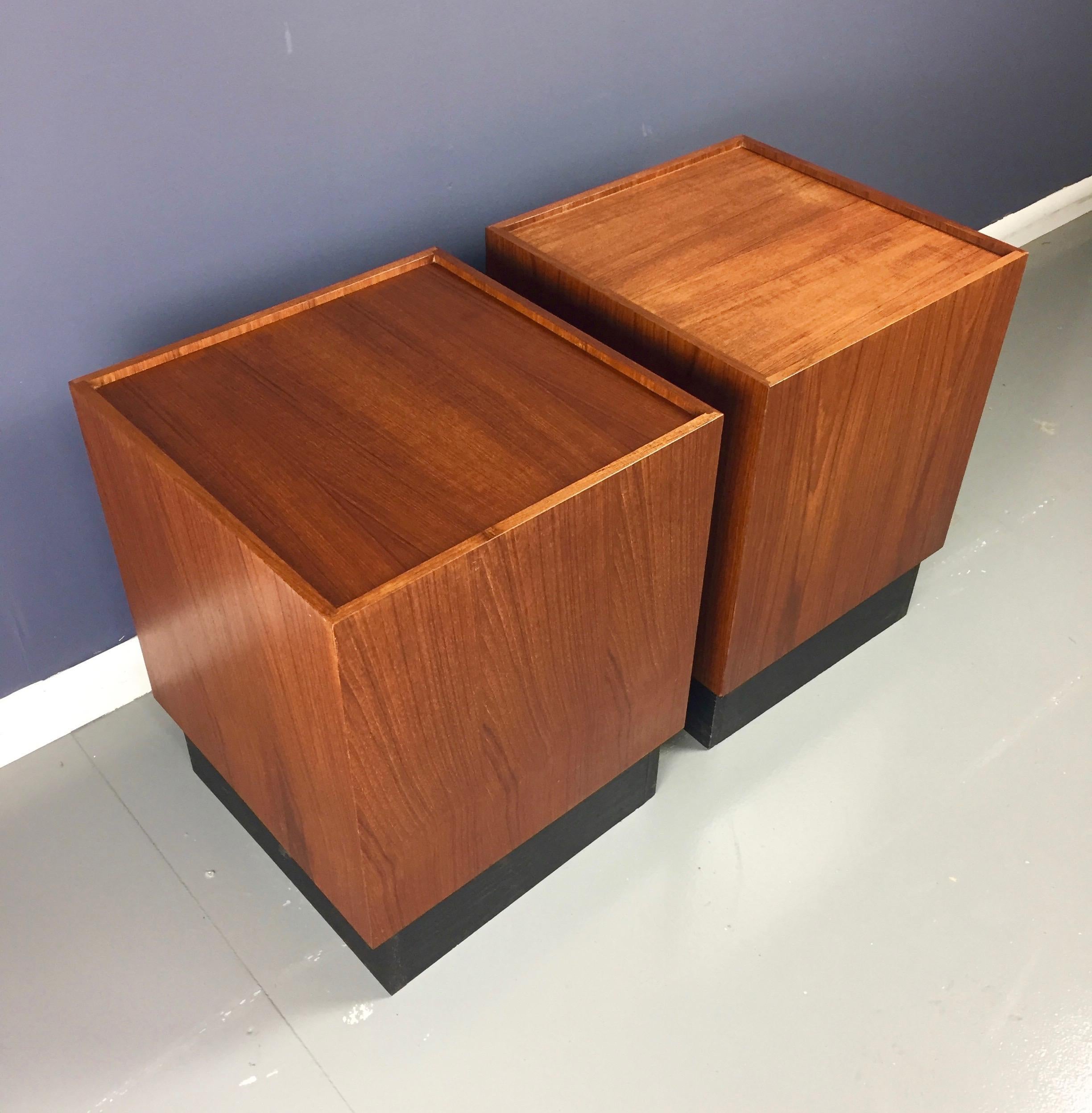 Mid-Century Modern Teak Cube Midcentury Side Tables in the Manner of Milo Baughman