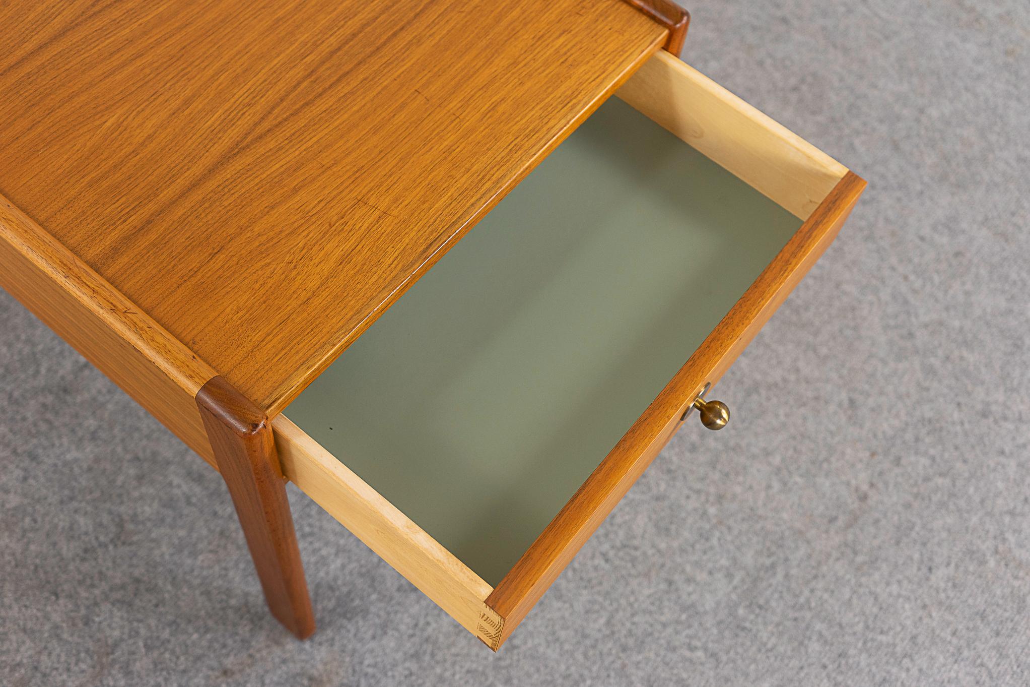 Mid-20th Century Teak Danish Bedside Table / Side Table For Sale