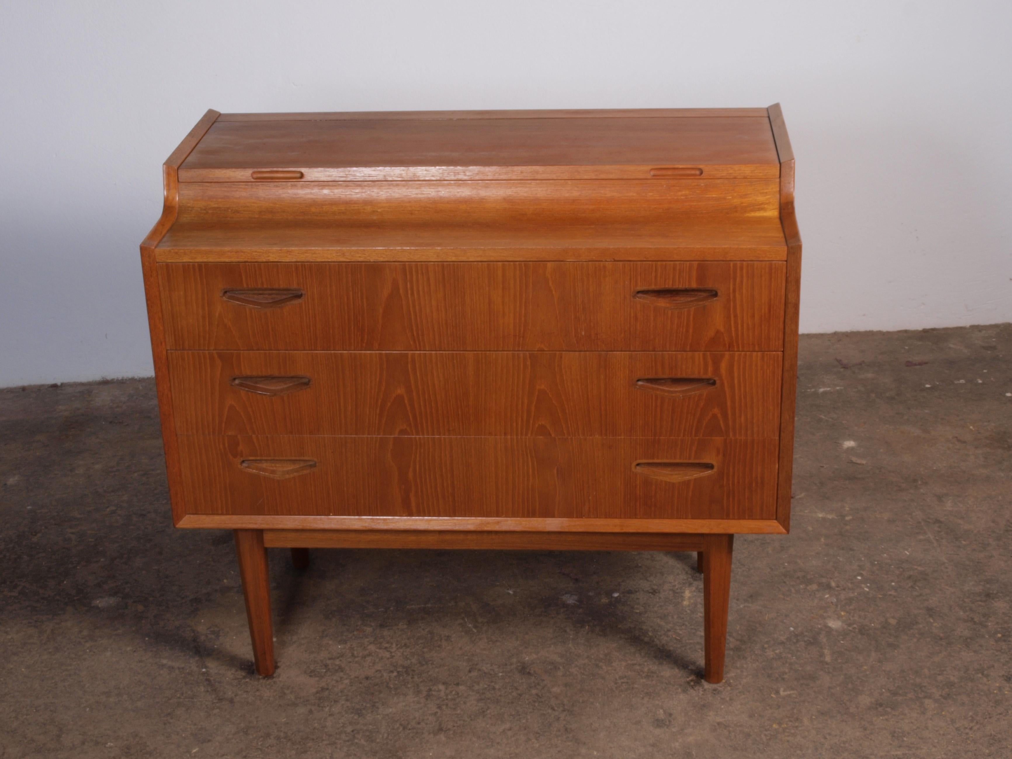 Teak Danish Cabinet with mirror, Dressing Table For Sale 7