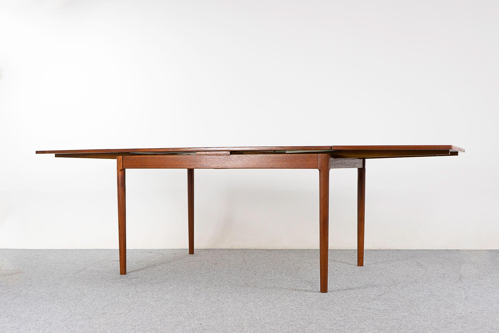 Teak Danish Dining Table by Kai Winding  For Sale 5