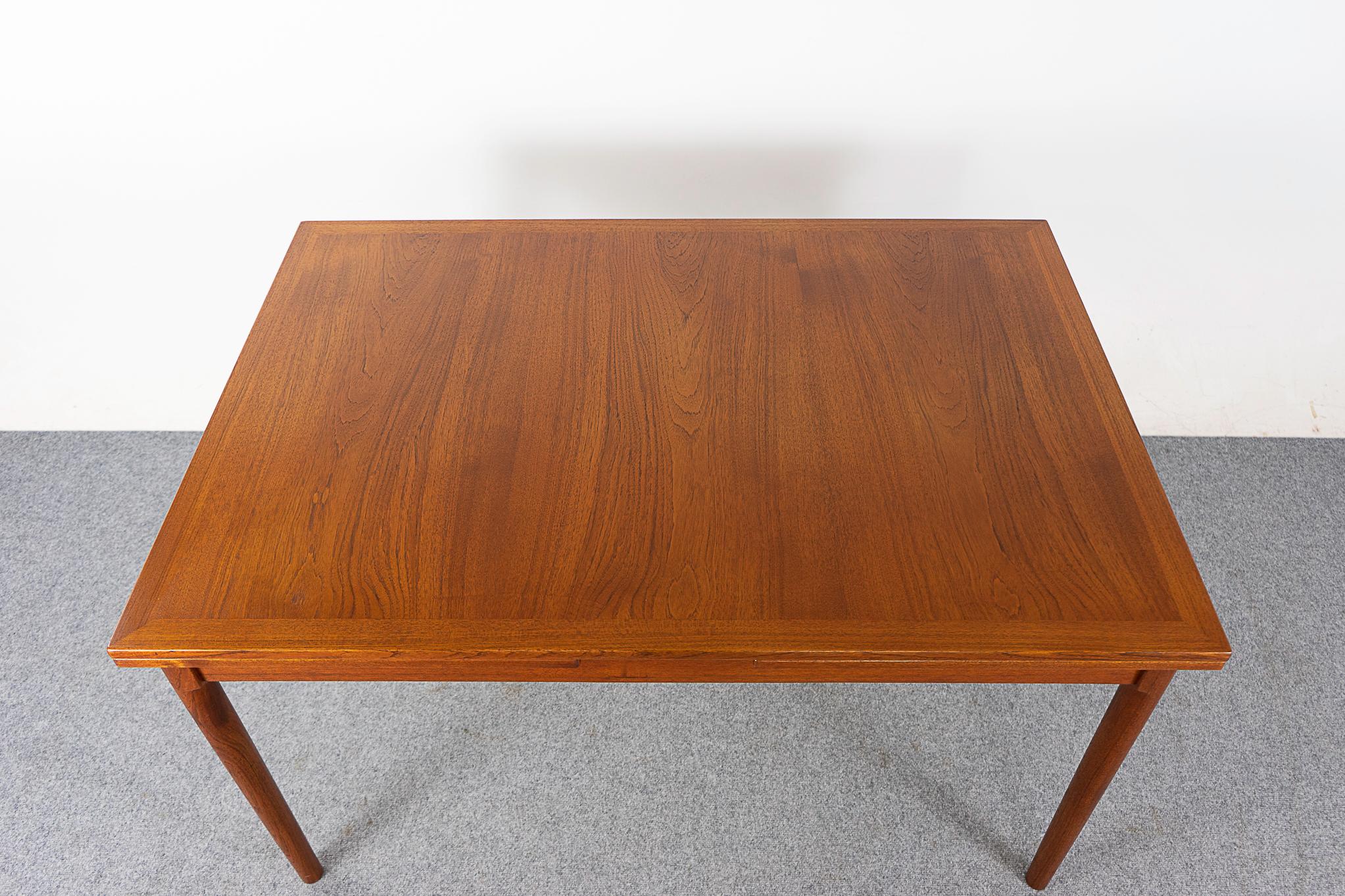 Teak Danish Dining Table by Kai Winding  In Good Condition For Sale In VANCOUVER, CA
