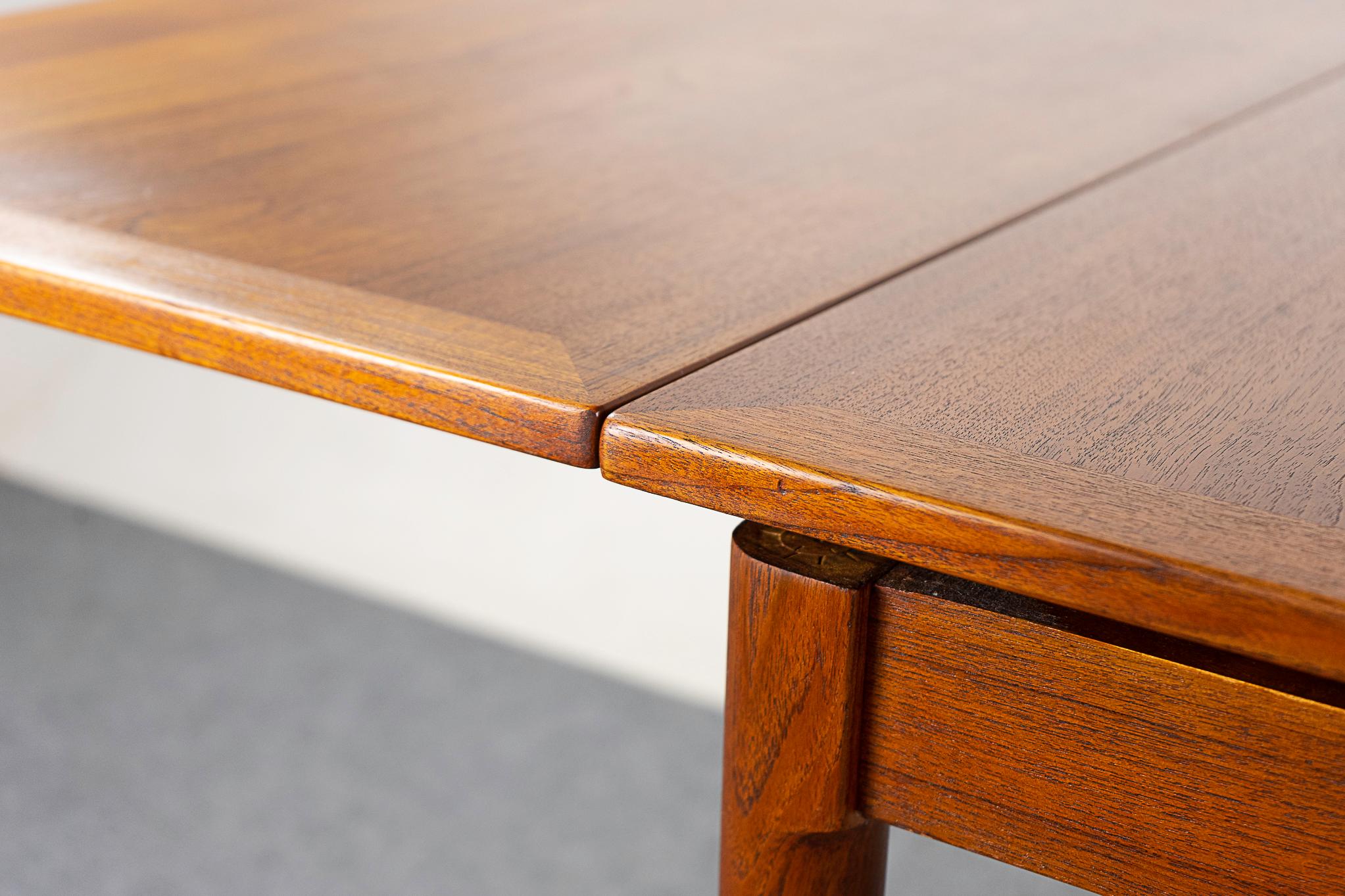 Teak Danish Dining Table by Kai Winding  For Sale 2
