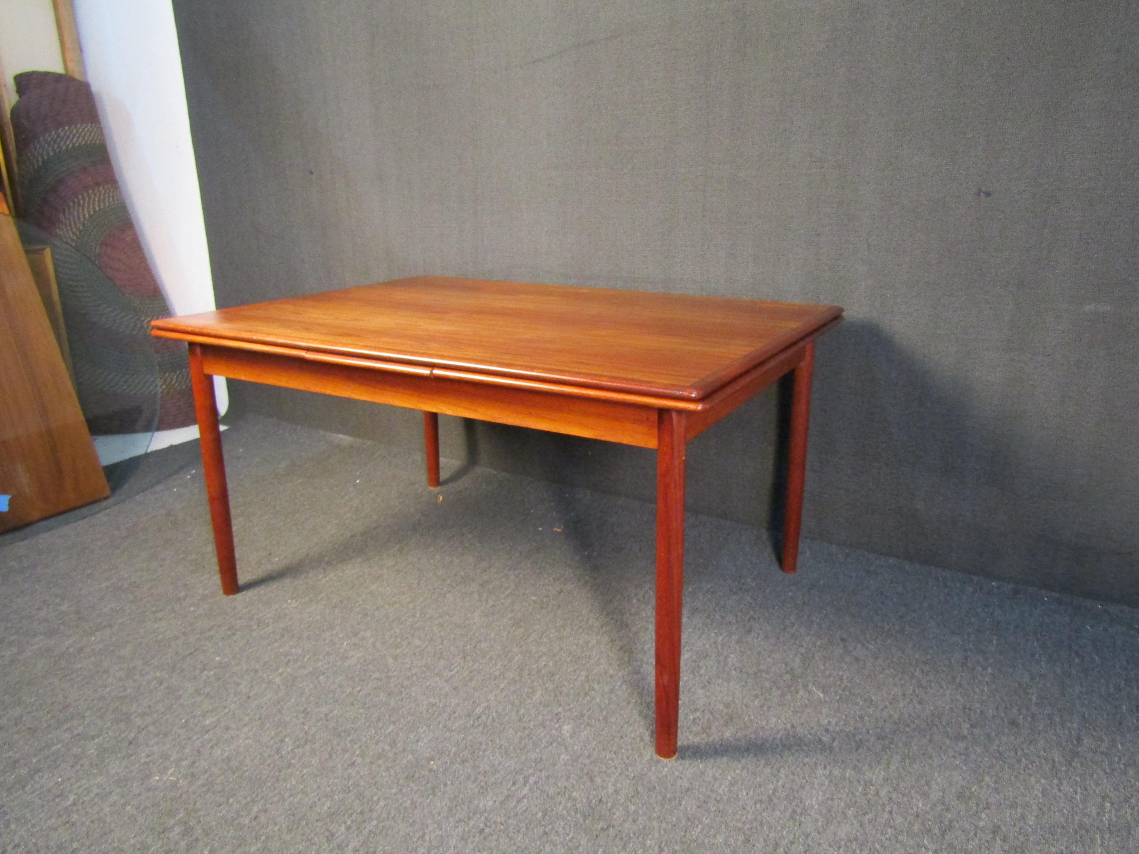 Table à manger danoise extensible en teck en vente 7