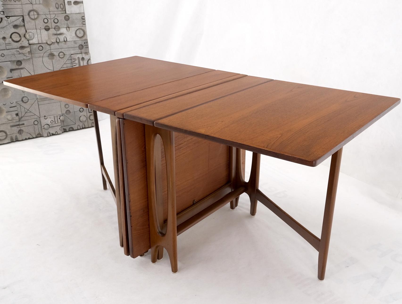 Table Maria de salle à manger de style danois mi-siècle moderne avec pieds en teck, 2 pièces MINT ! en vente 3