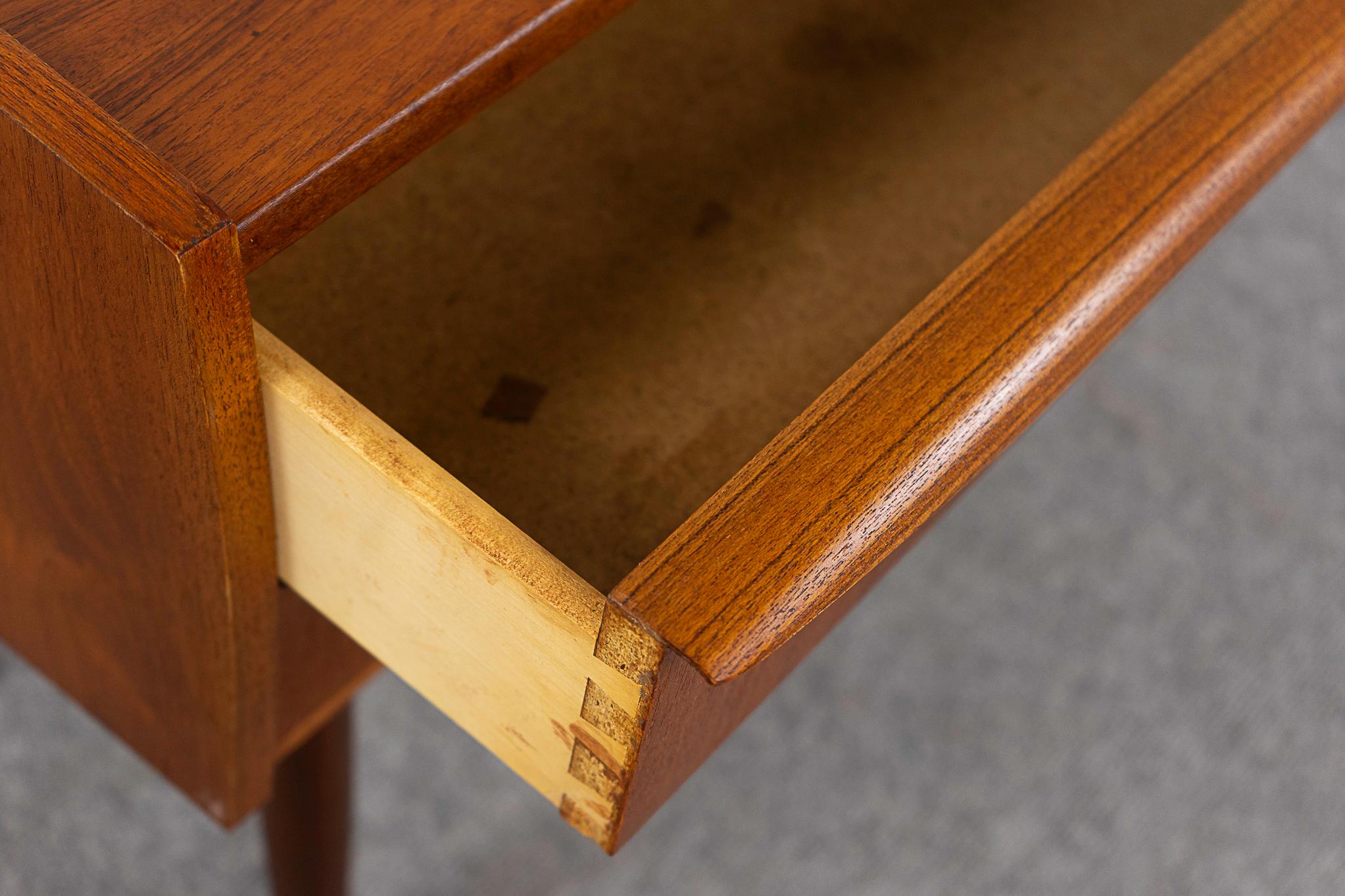 Teak Danish Mid-Century Modern Bedside Table 4