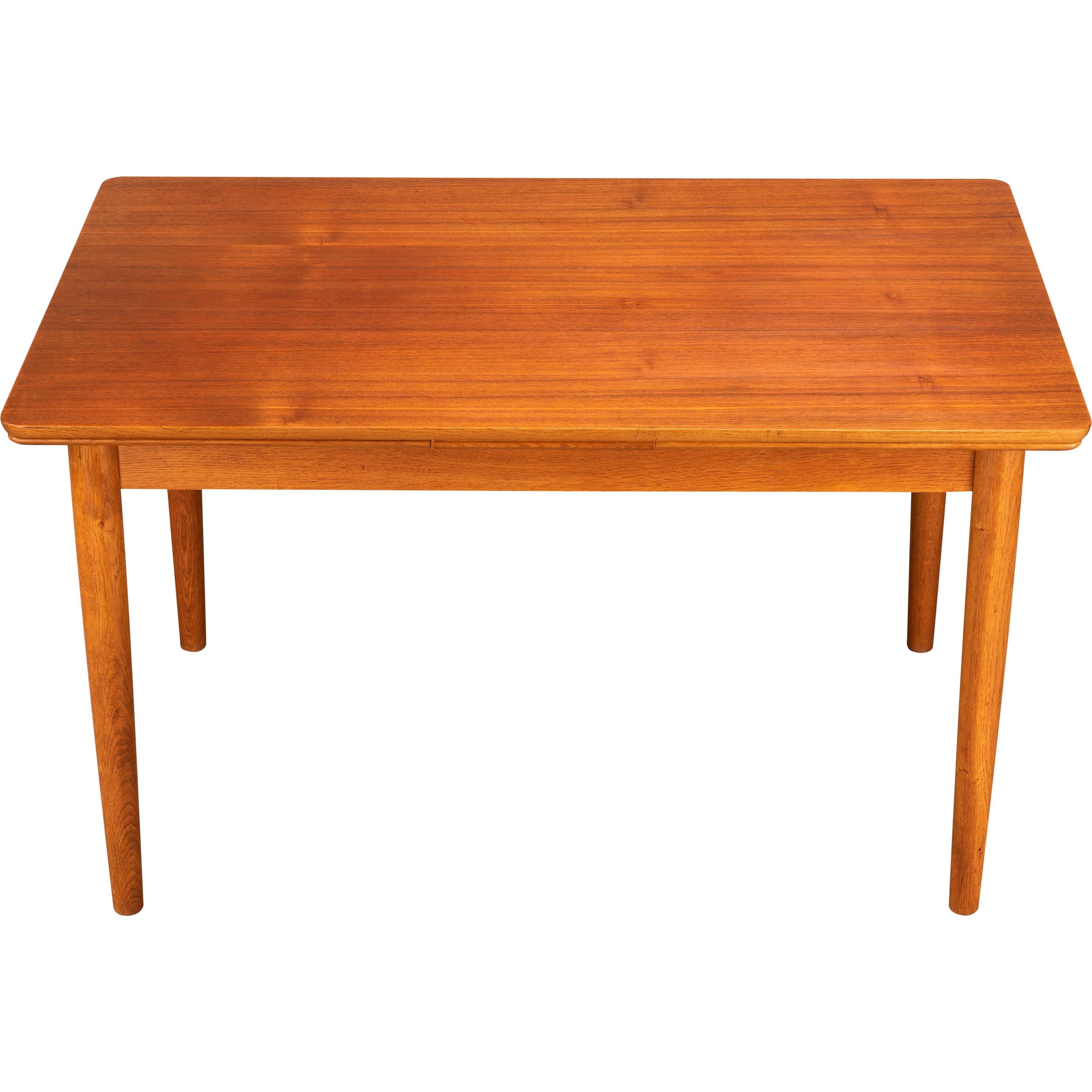 Teak Danish Mid-Century Modern Extendable Dining Table, 1960s For Sale