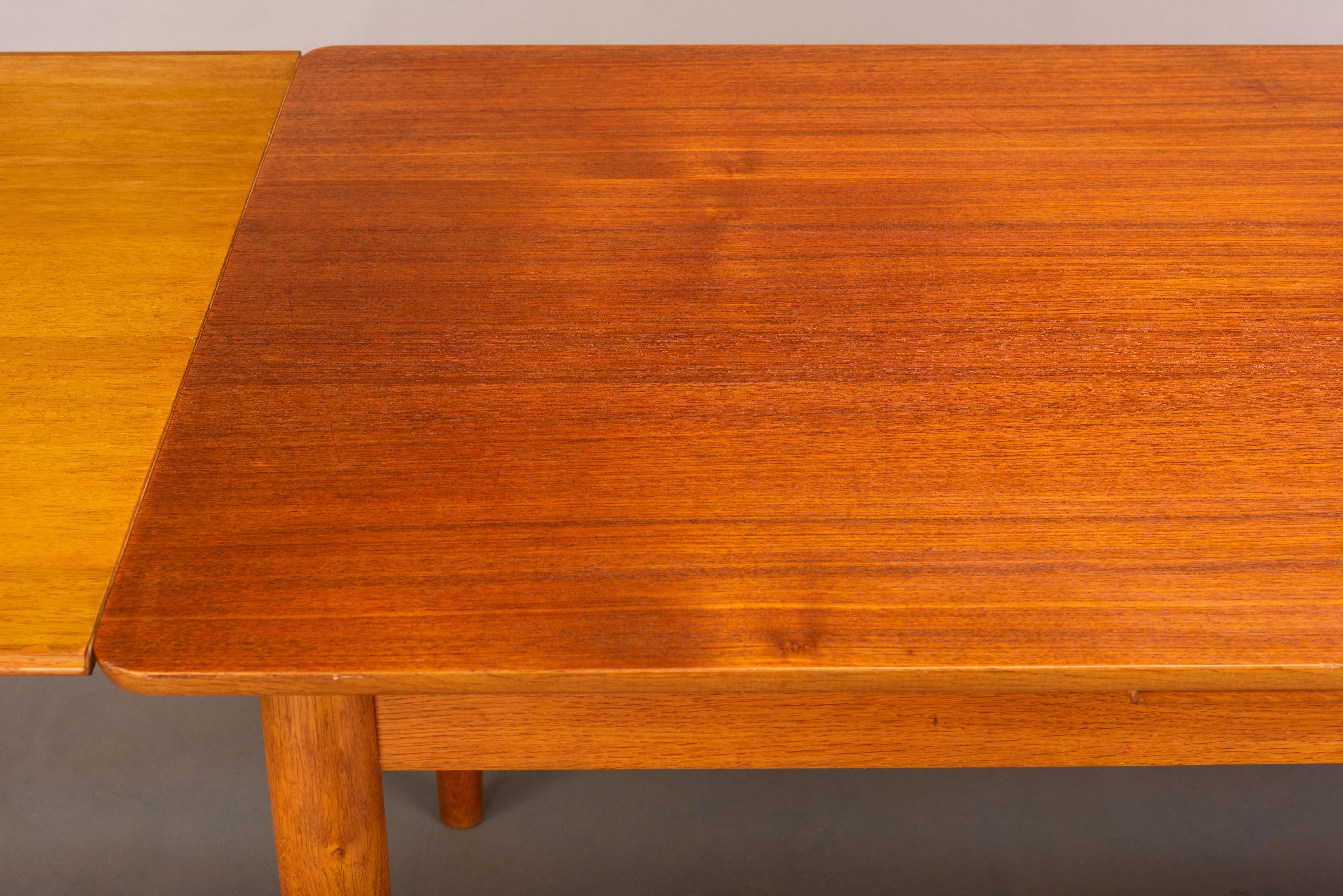Teak Danish Mid-Century Modern Extendable Dining Table, 1960s For Sale 3