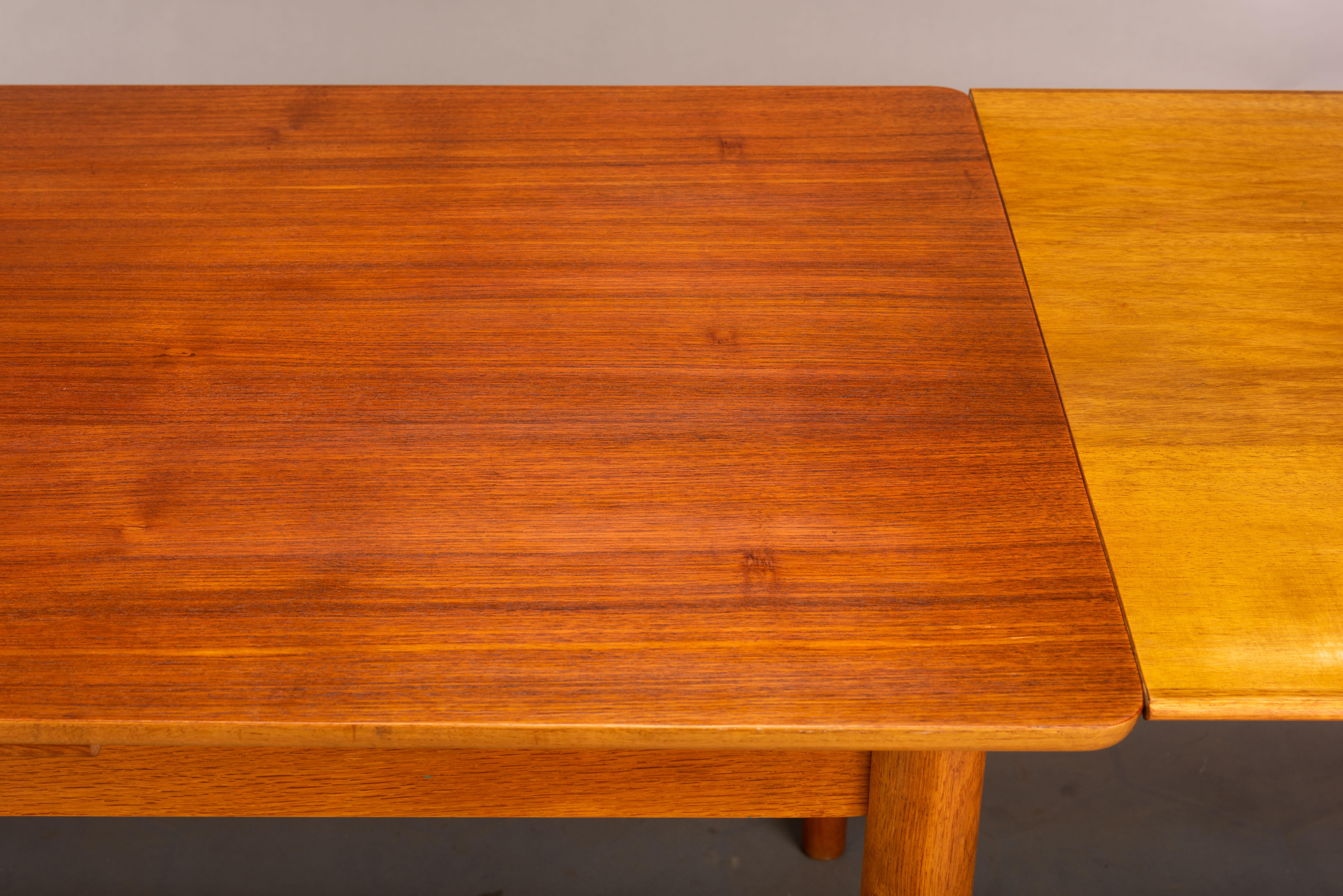 Teak Danish Mid-Century Modern Extendable Dining Table, 1960s For Sale 6