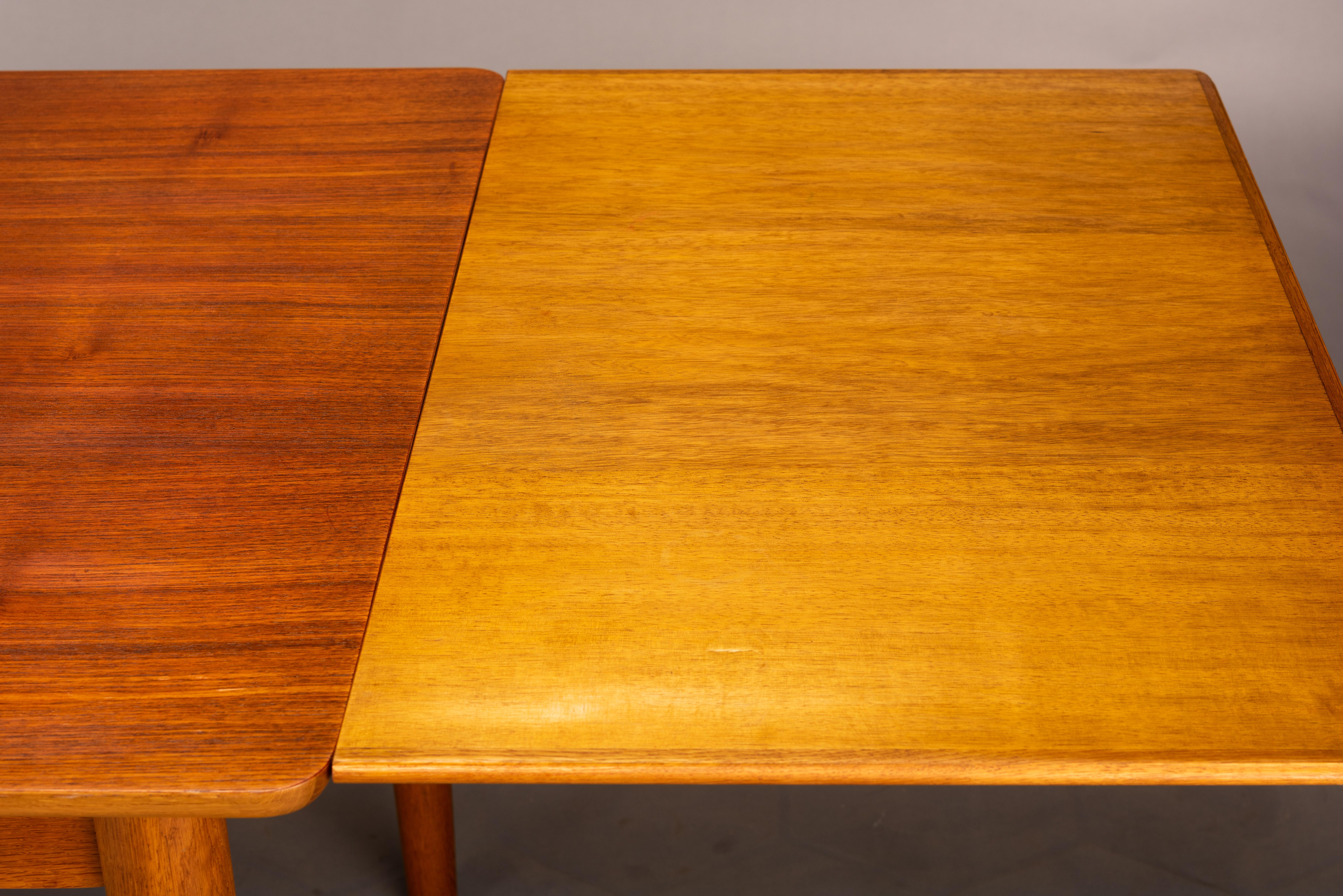 Table de salle à manger à rallonge danoise moderne du milieu du siècle dernier, années 1960 en vente 6