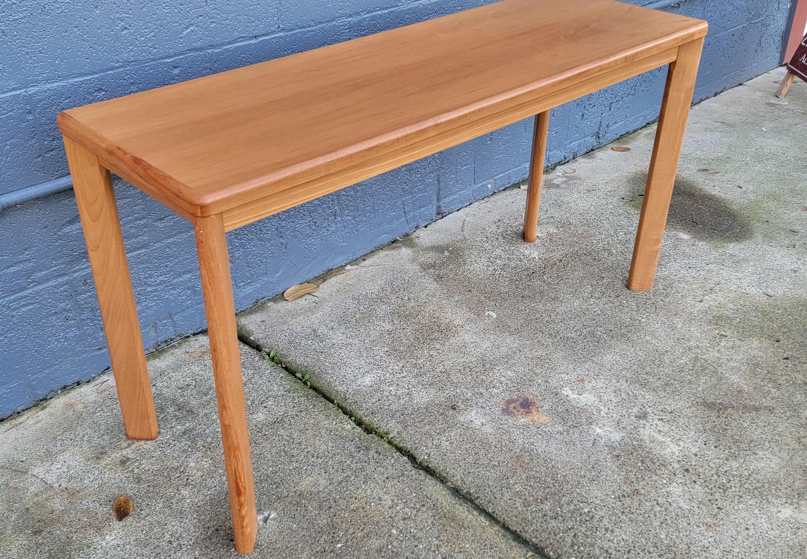 Teak Danish Modern Console Table In Good Condition In Fulton, CA