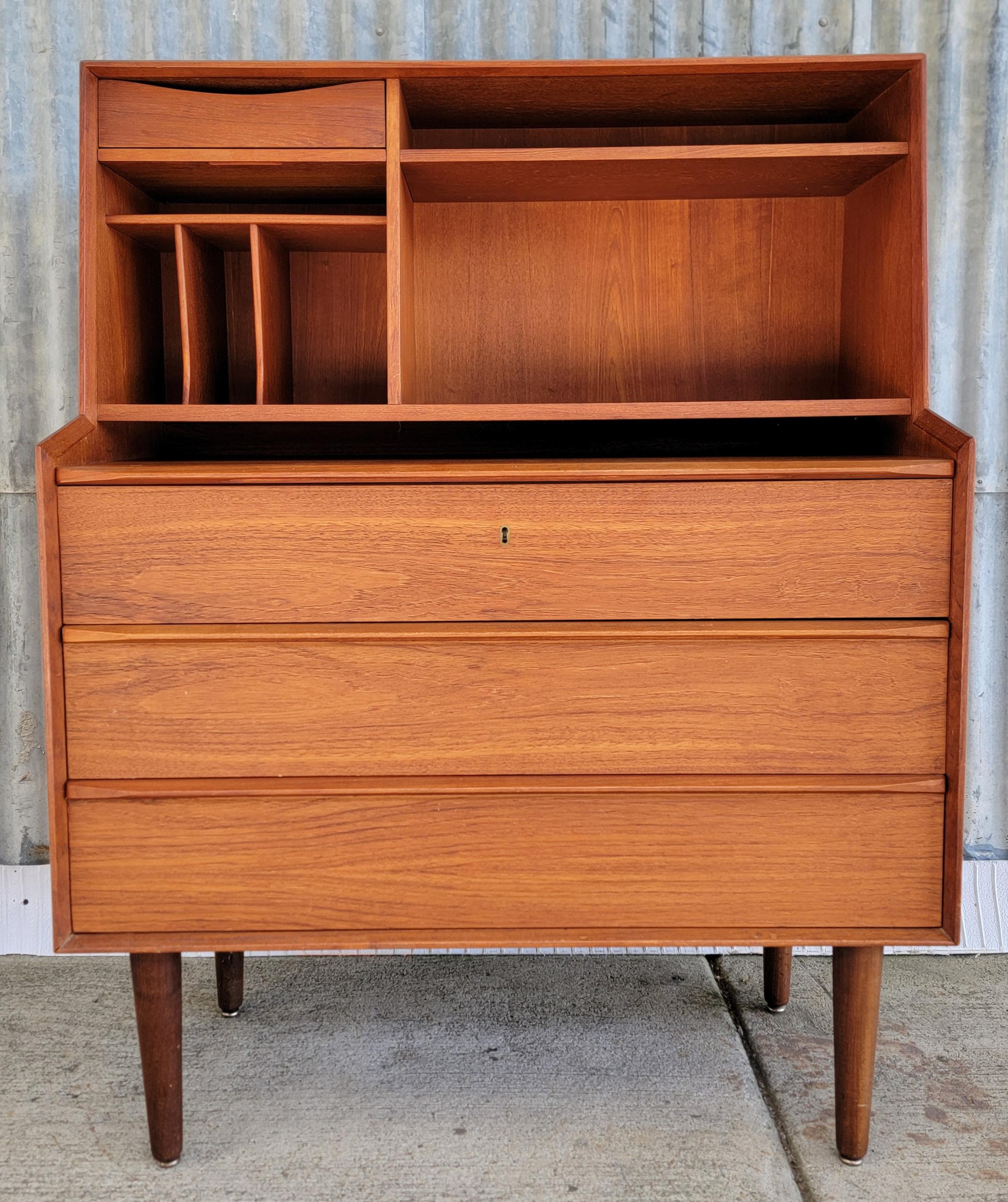 Escritorio/Secretaria moderno danés de teca en venta 4