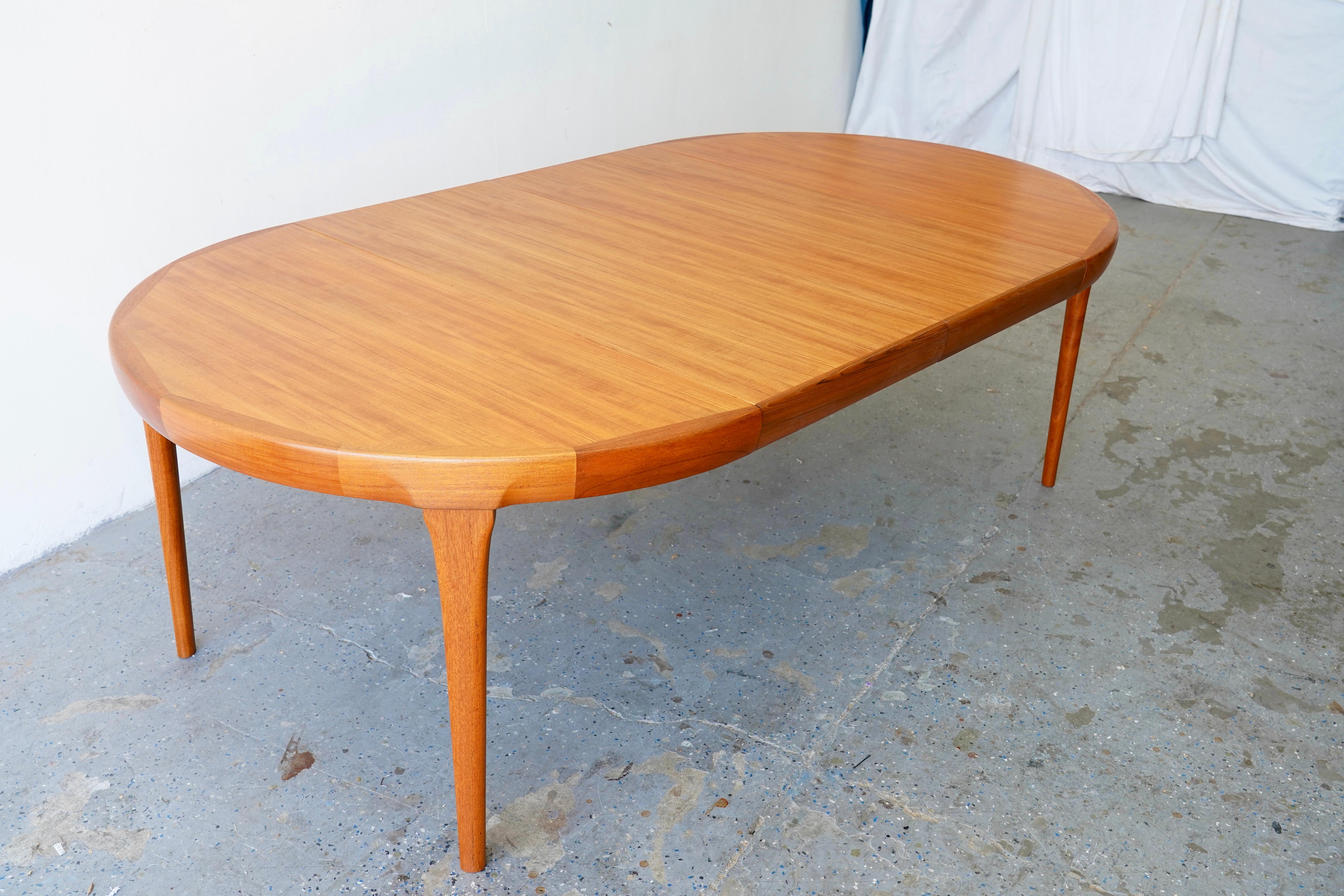 Teak Danish Modern Dining Table by Ib Kofod-Larsen for Faarup Møbelfabrik 5