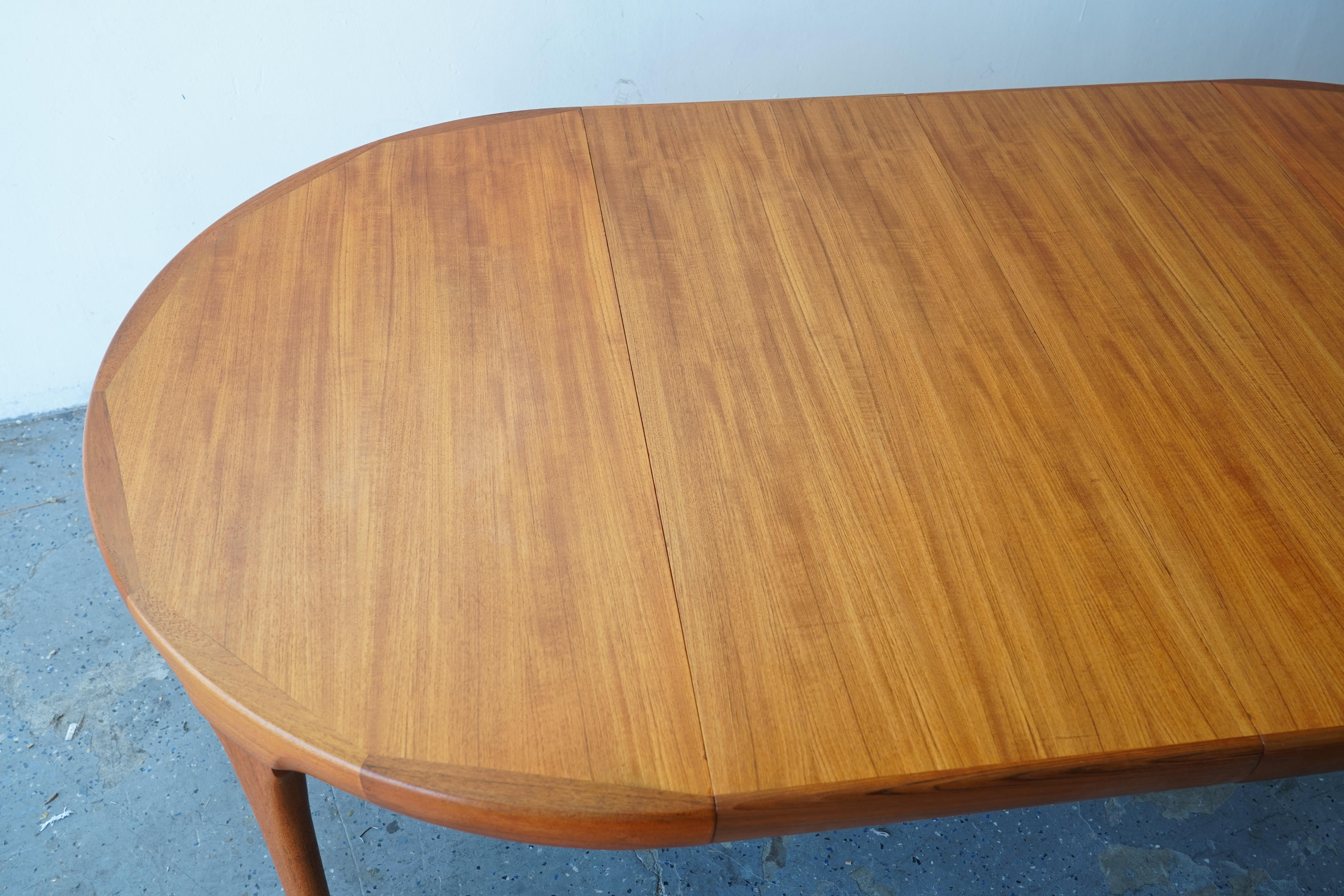 Teak Danish Modern Dining Table by Ib Kofod-Larsen for Faarup Møbelfabrik 6