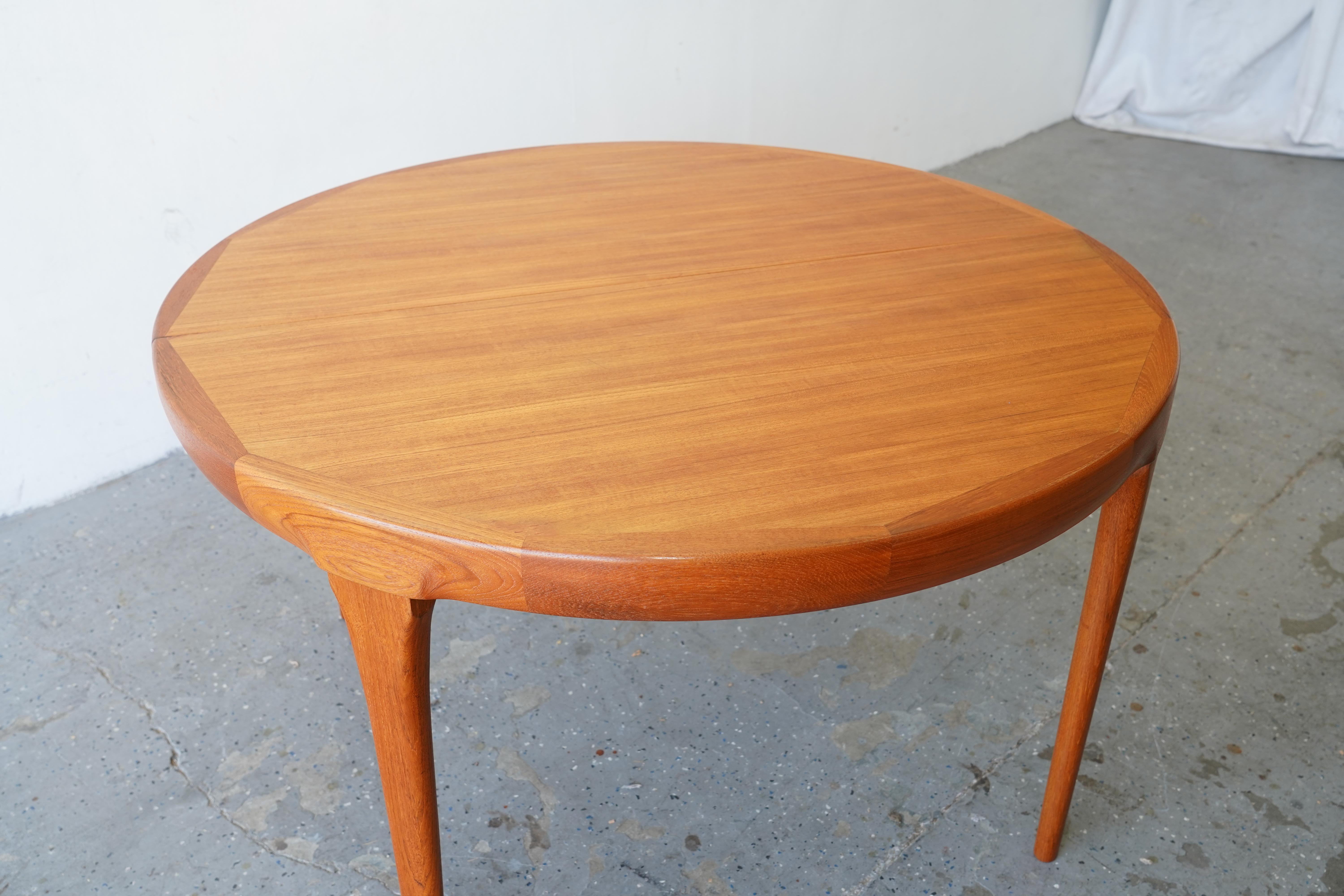 Mid-Century Modern Teak Danish Modern Dining Table by Ib Kofod-Larsen for Faarup Møbelfabrik