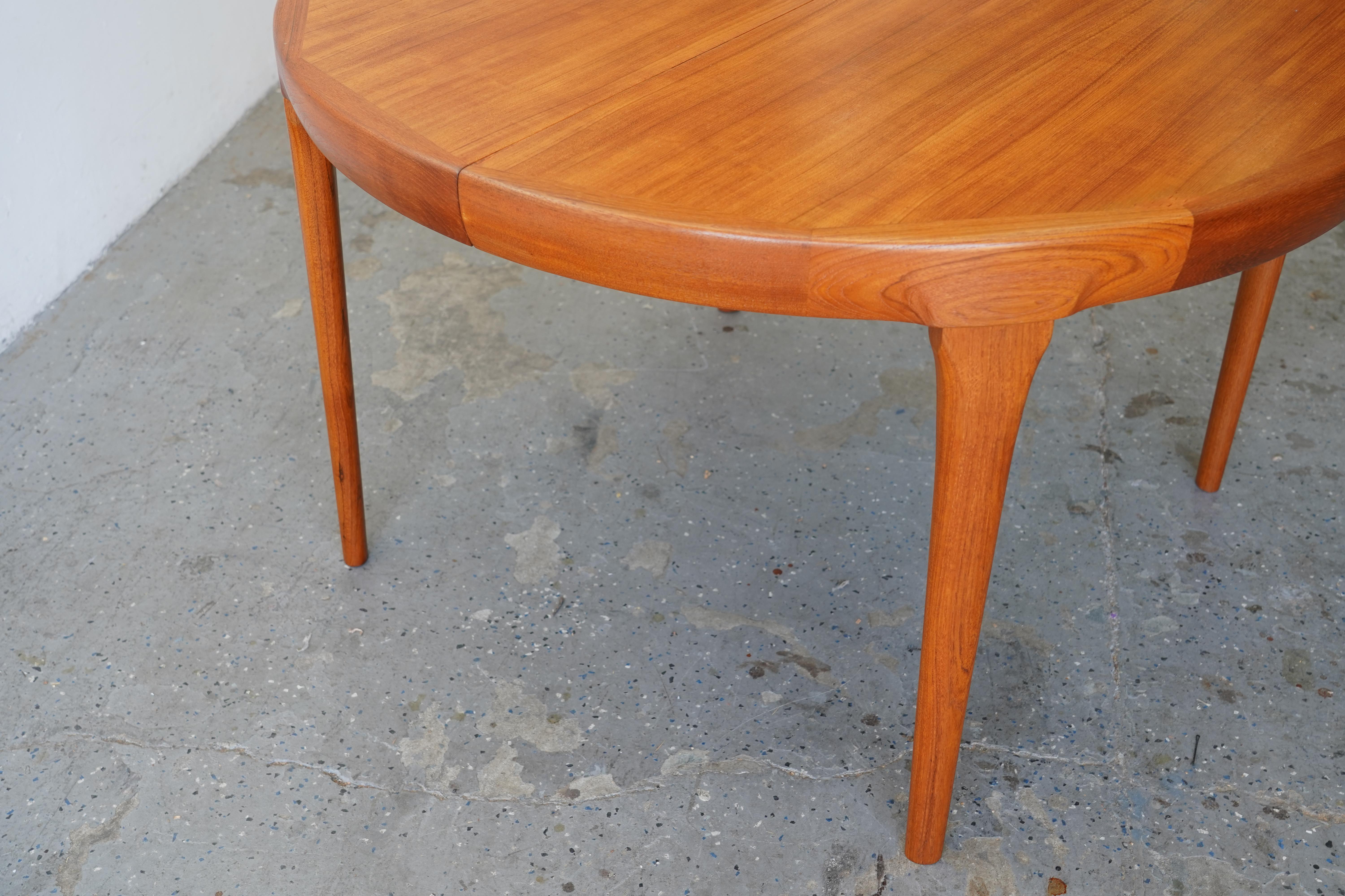 Teak Danish Modern Dining Table by Ib Kofod-Larsen for Faarup Møbelfabrik 1