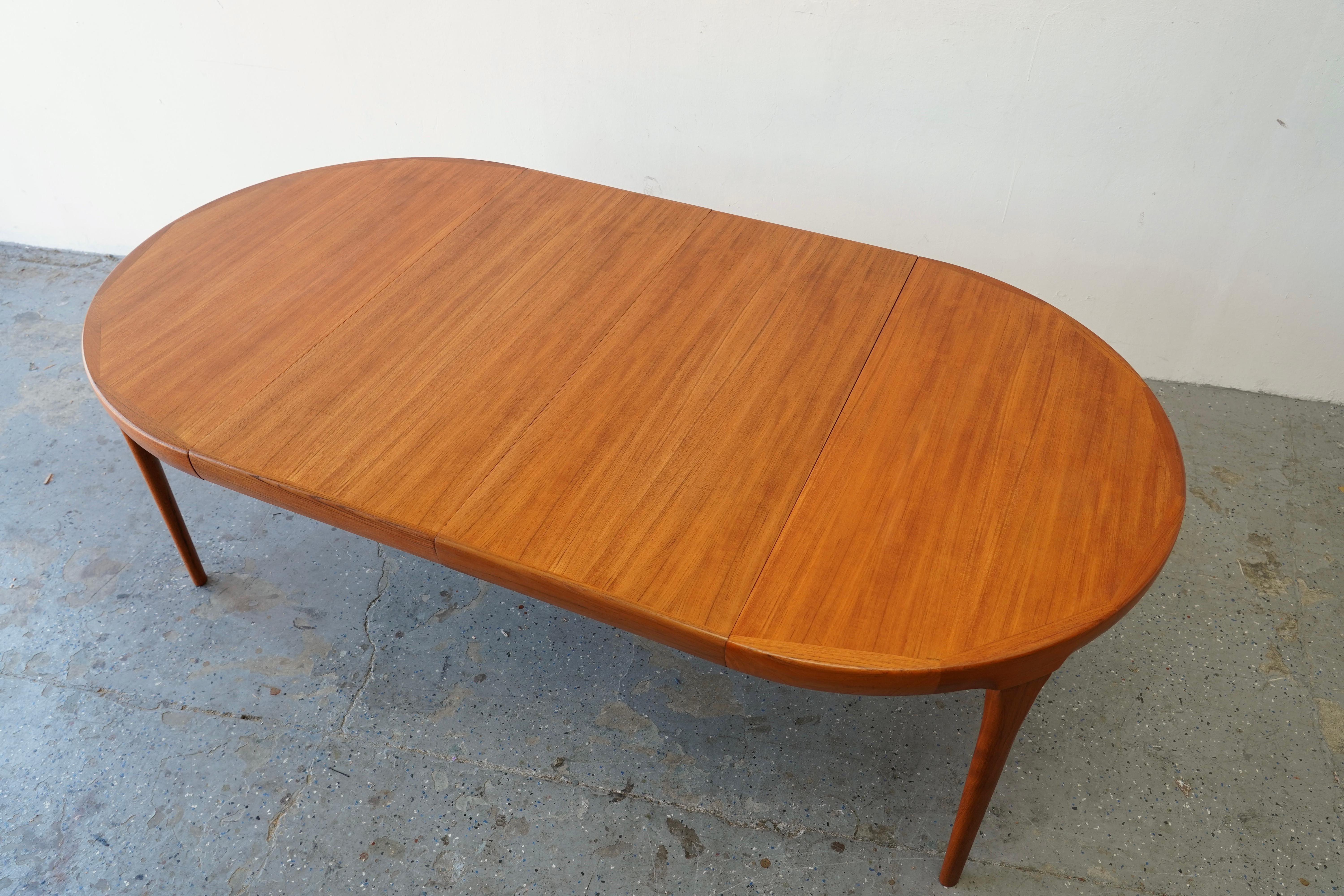 Teak Danish Modern Dining Table by Ib Kofod-Larsen for Faarup Møbelfabrik 2