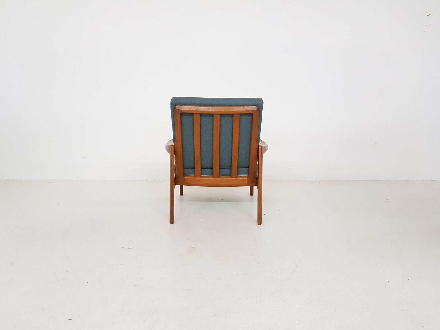 Teak Danish Modern Lounge or Armchair in New Green Fabric, Denmark, 1960s In Good Condition In Amsterdam, NL