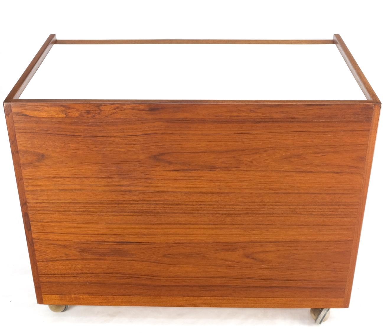 Teak Danish Modern Petit Serving Credenza on Wheels Bar Liquor Cabinet Dresser 11