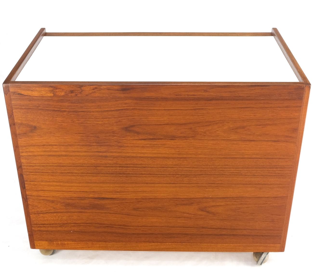 Teak Danish Modern Petit Serving Credenza on Wheels Bar Liquor Cabinet Dresser For Sale 10