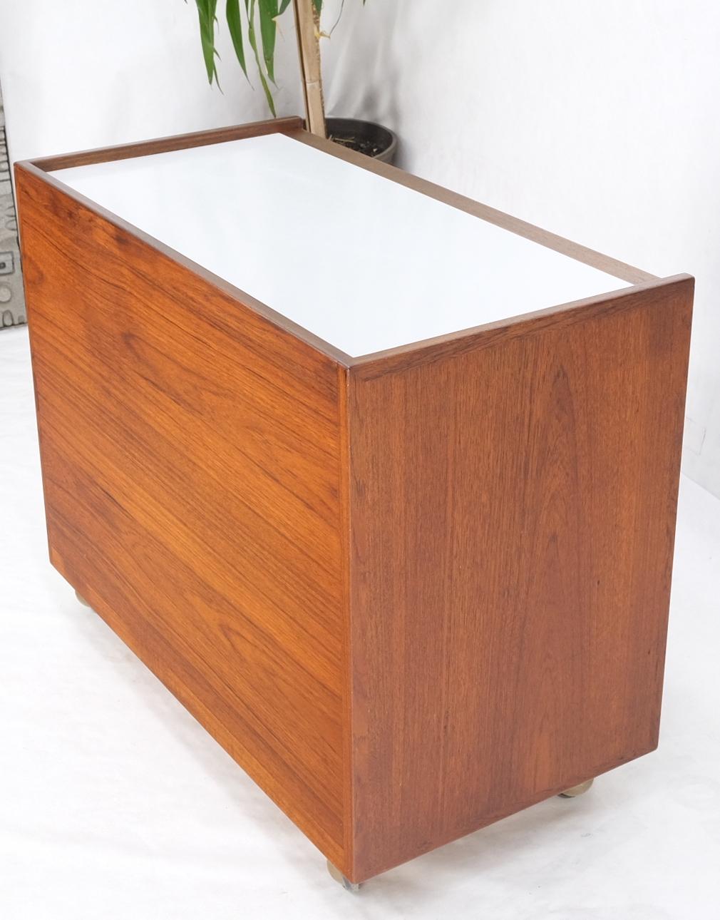 Teak Danish Modern Petit Serving Credenza on Wheels Bar Liquor Cabinet Dresser For Sale 11