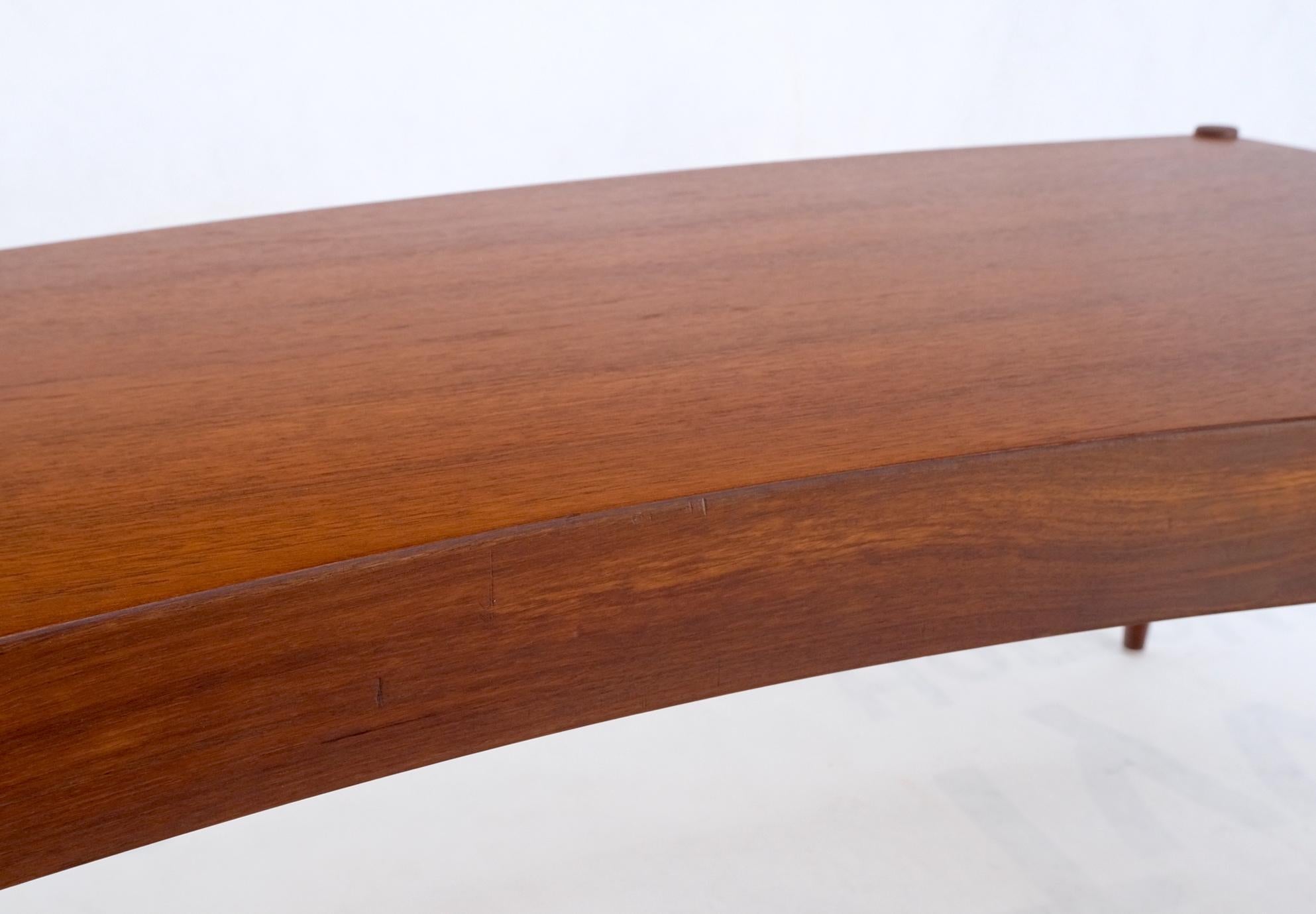 Lacquered Teak Danish Modern Wrap Around Fan Shape Coffee Table Dowel Tapered Legs Mint! For Sale