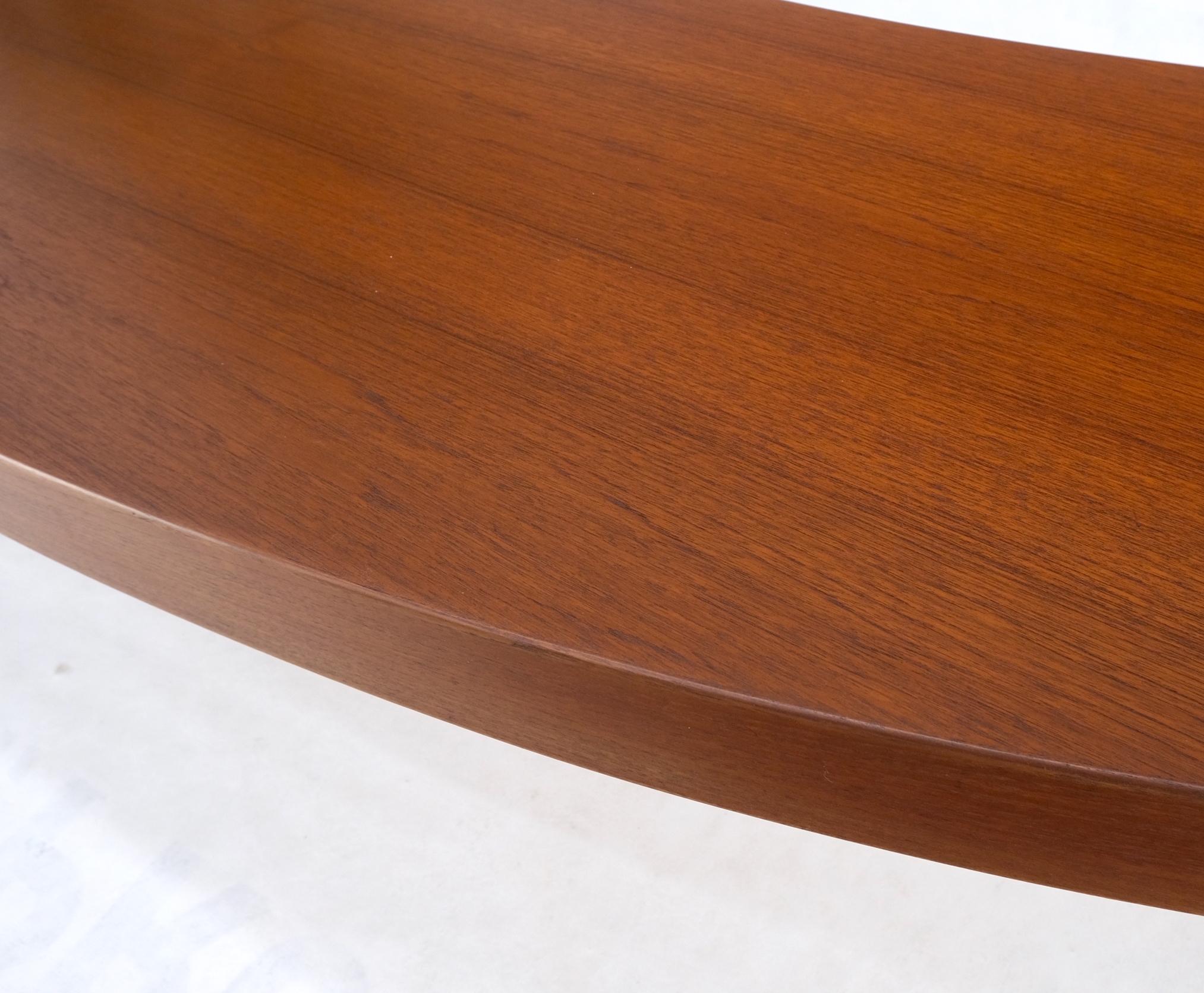Teak Danish Modern Wrap Around Fan Shape Coffee Table Dowel Tapered Legs Mint! For Sale 2