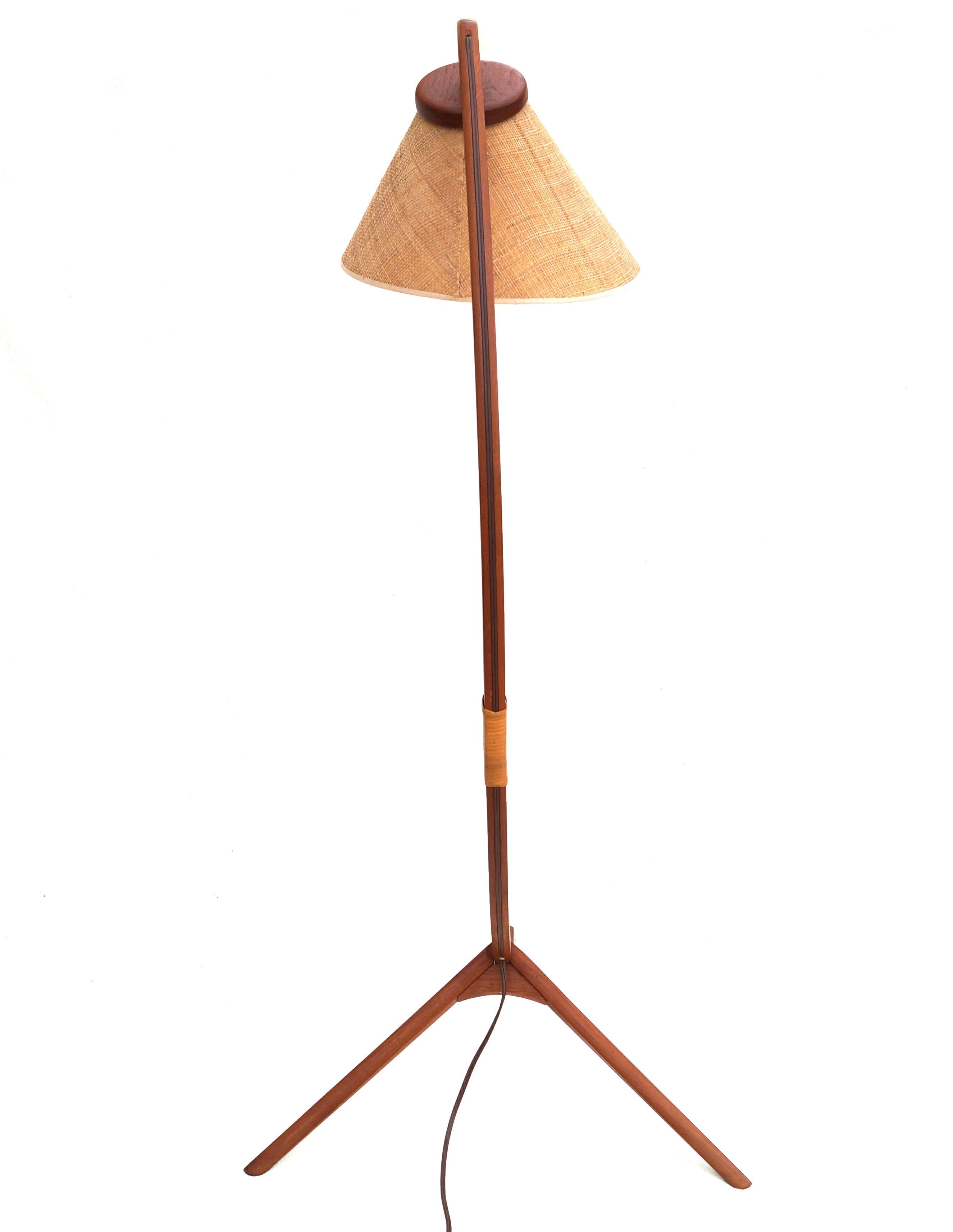 Teak Danish Scandinavian Mid-Century Modern Sculptural Floor Lamp 3 Leg Tripod 4