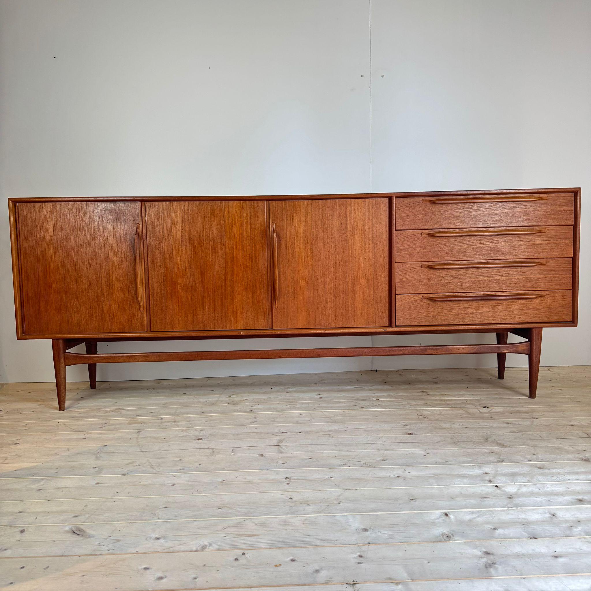 Teak Danish sideboard, 1960 Chapado en venta