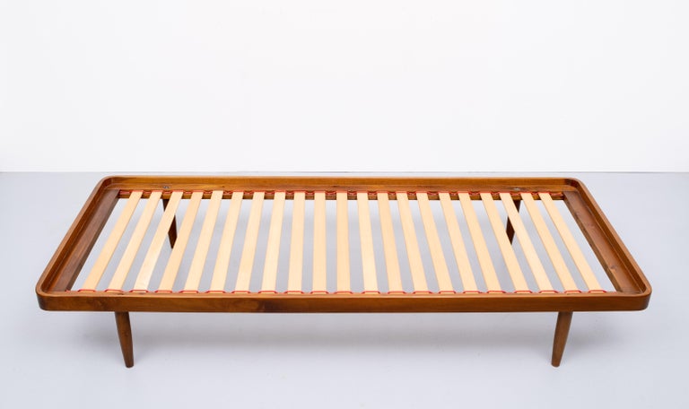 Teak Daybed Pander, Holland, 1950s In Good Condition For Sale In Den Haag, NL