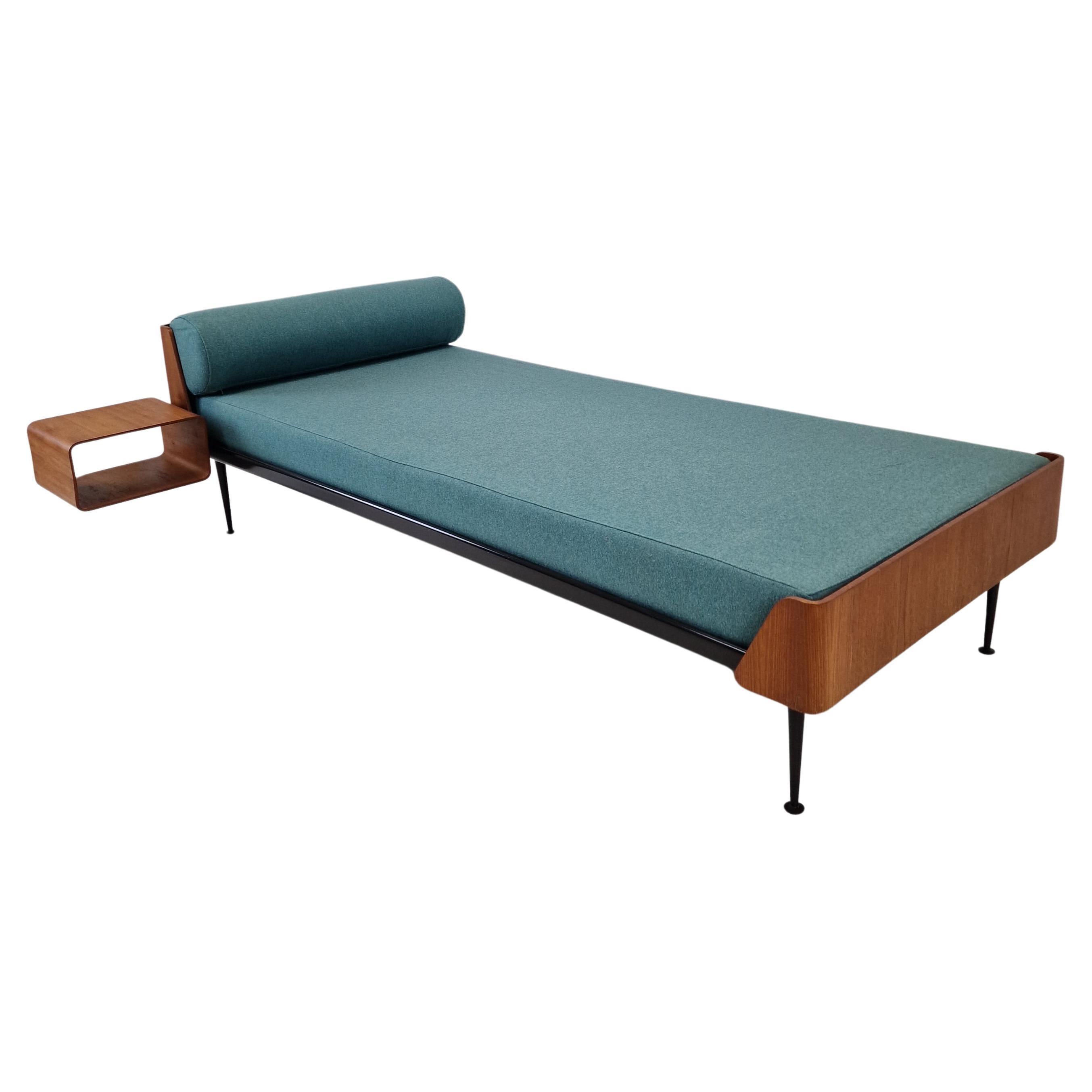 Friso Kramer ‘Euroika’ daybed for Auping Holland, 1960's For Sale