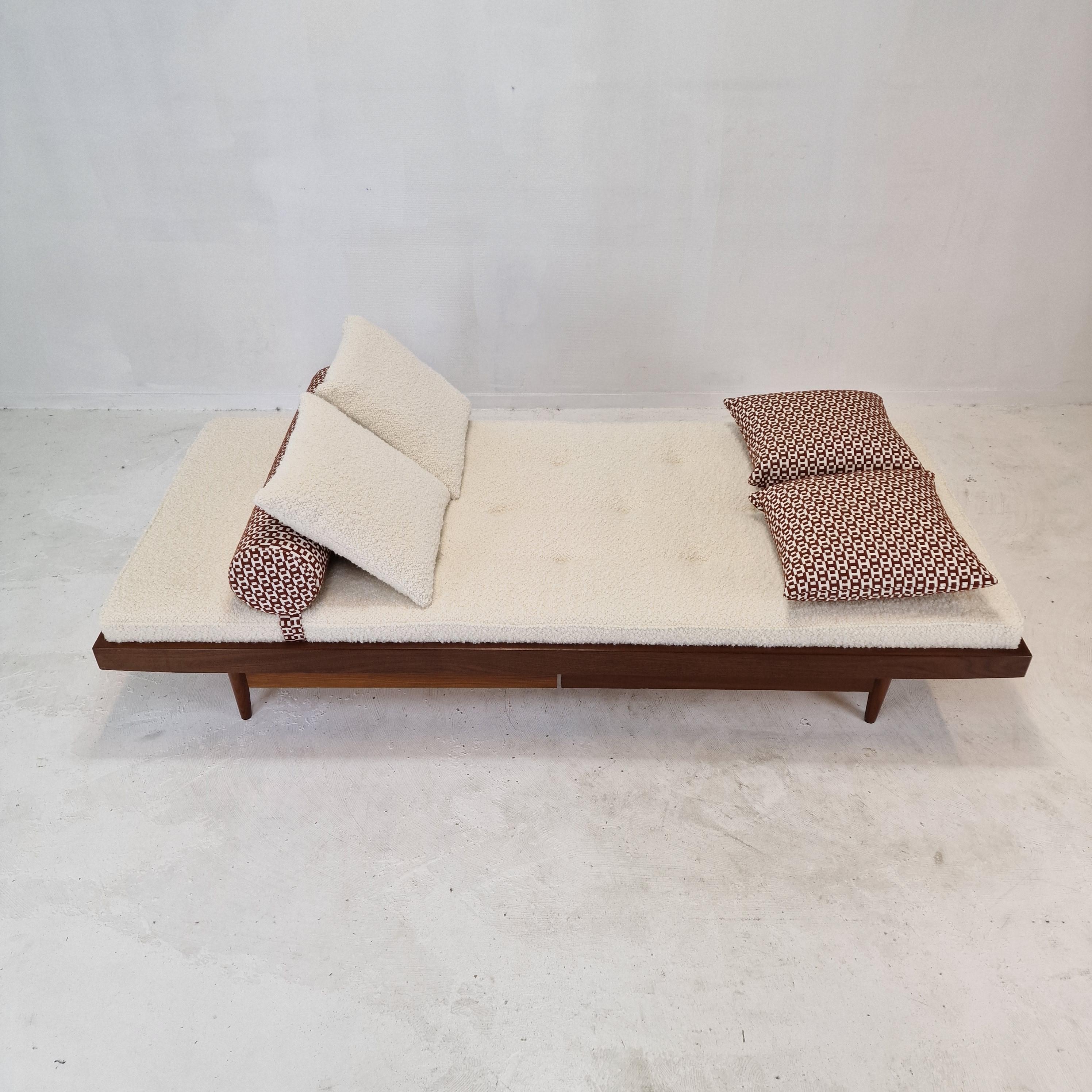 Teak Daybed with Hermes Cushions and Bolster, 1960s For Sale 2