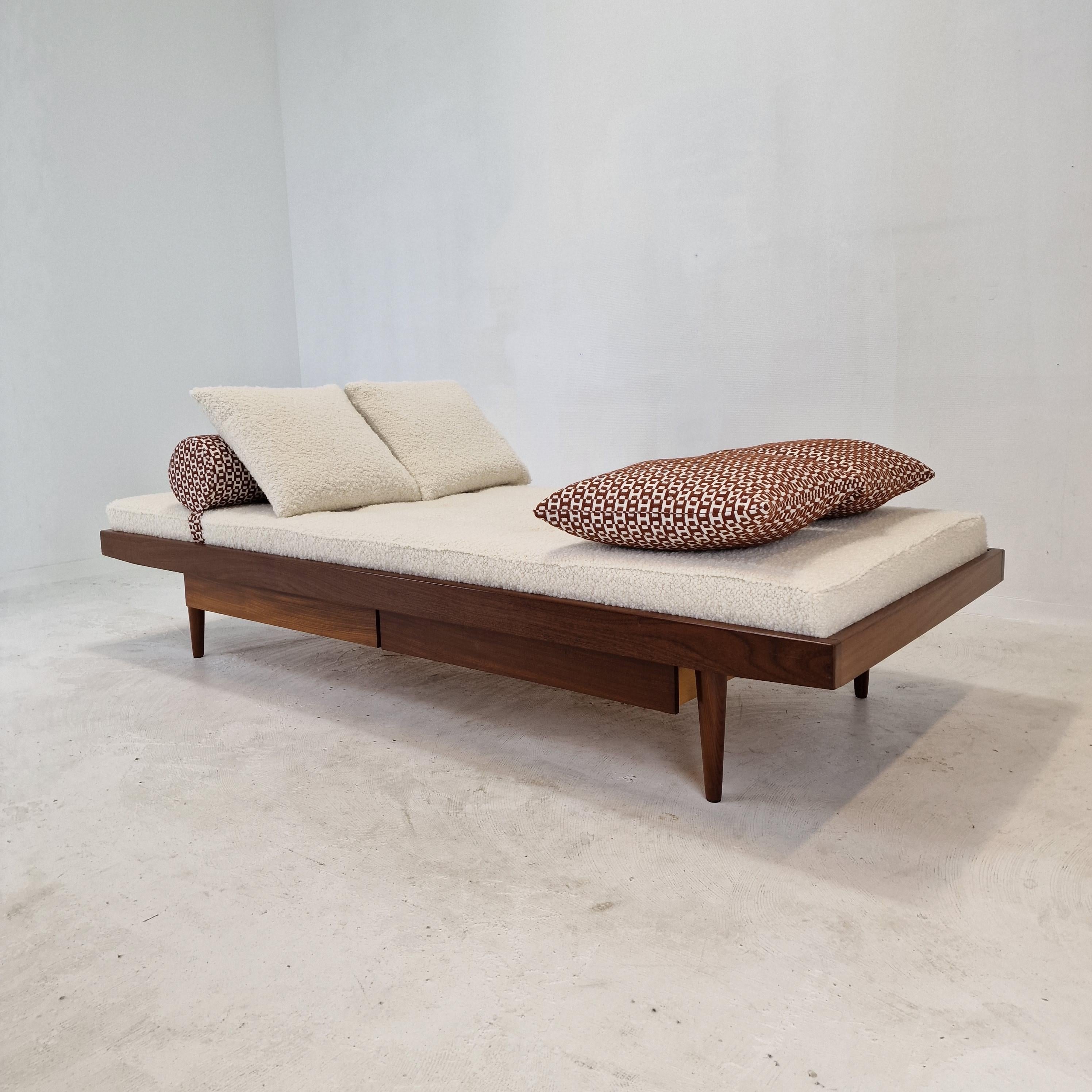 Teak Daybed with Hermes Cushions and Bolster, 1960s For Sale 3