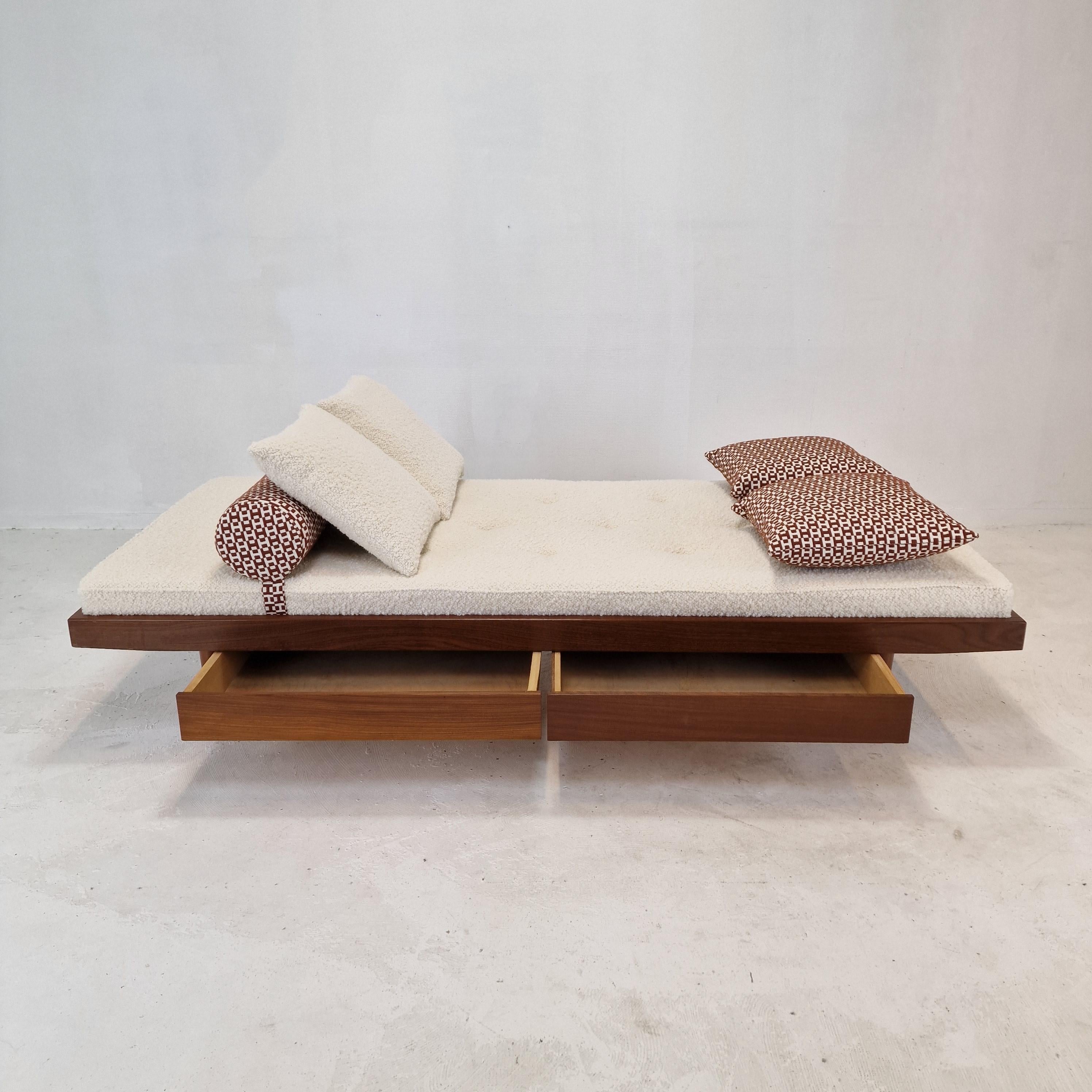 Teak Daybed with Hermes Cushions and Bolster, 1960s For Sale 4