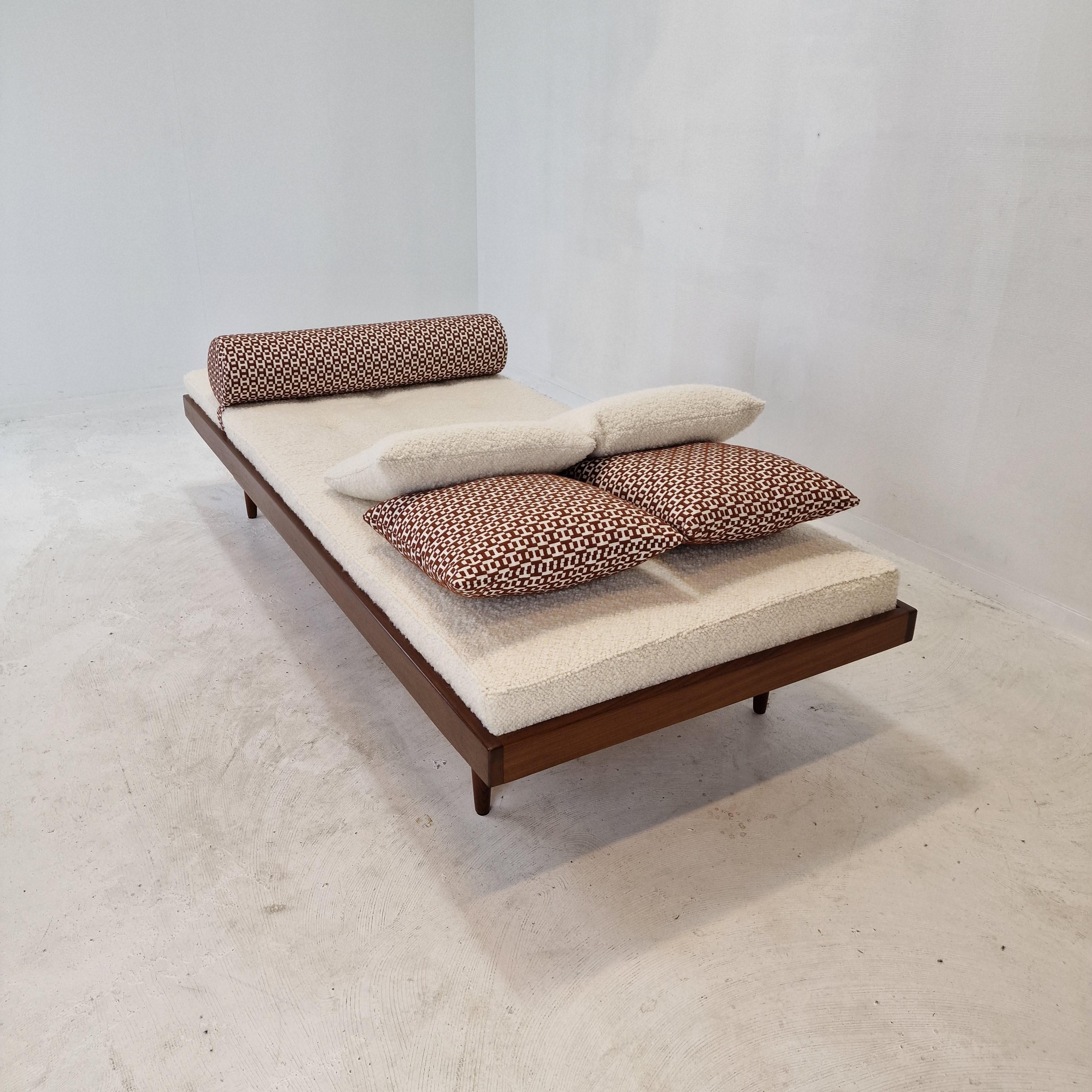 Teak Daybed with Hermes Cushions and Bolster, 1960s In Good Condition For Sale In Oud Beijerland, NL