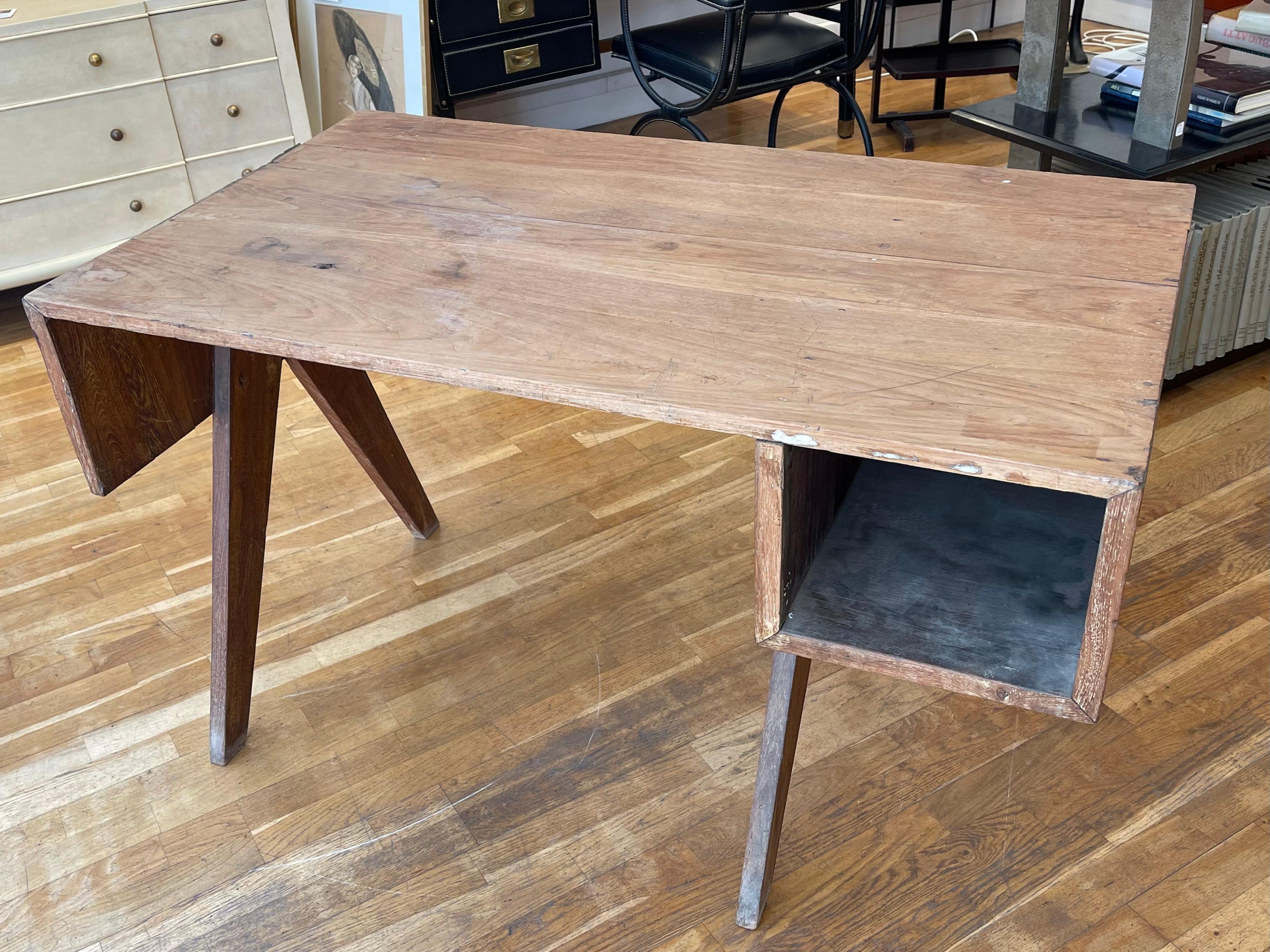 Indian Varnished teak desk, Pierre Jeanneret (1896-1967) For Sale