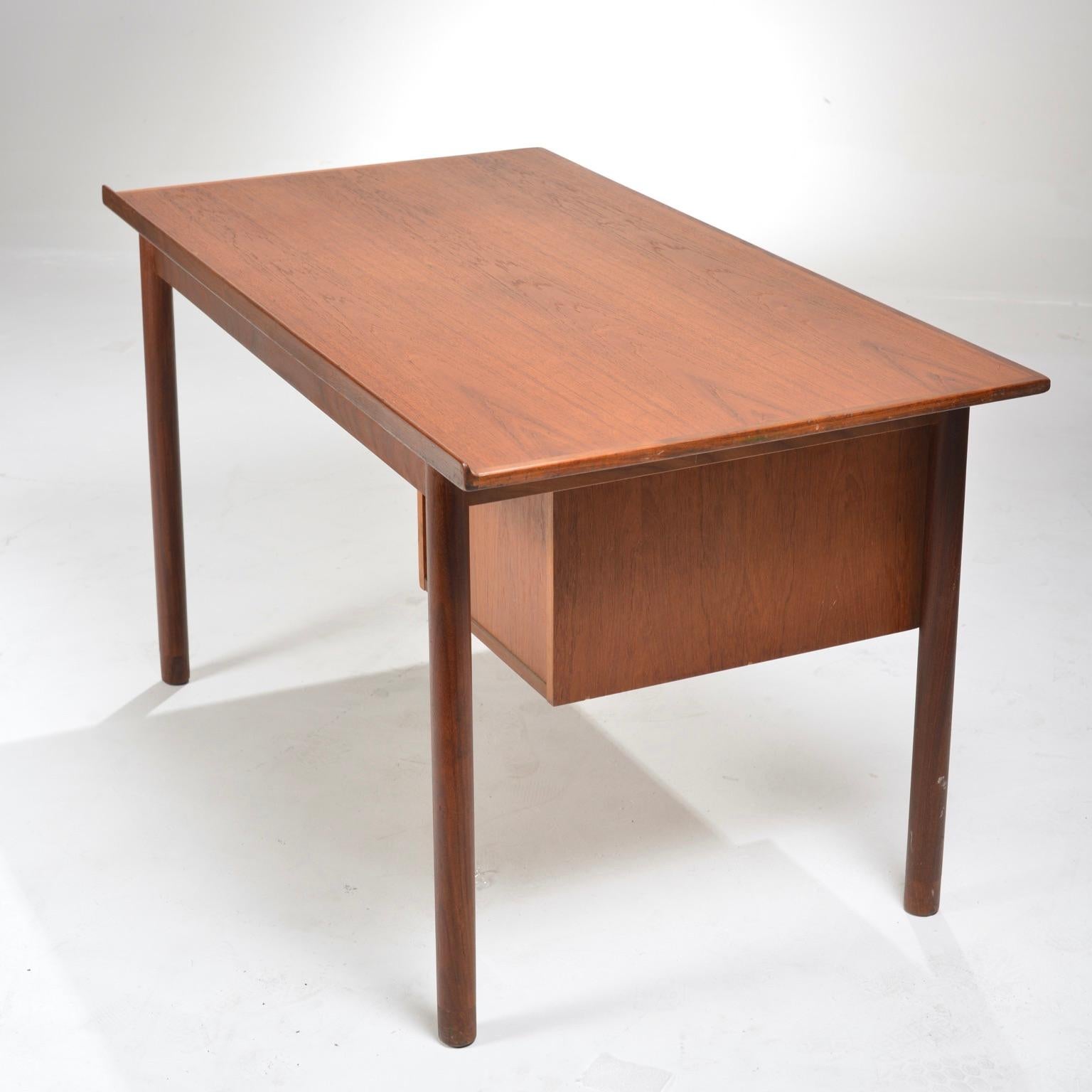 Mid-20th Century Teak Desk by Arne Vodder